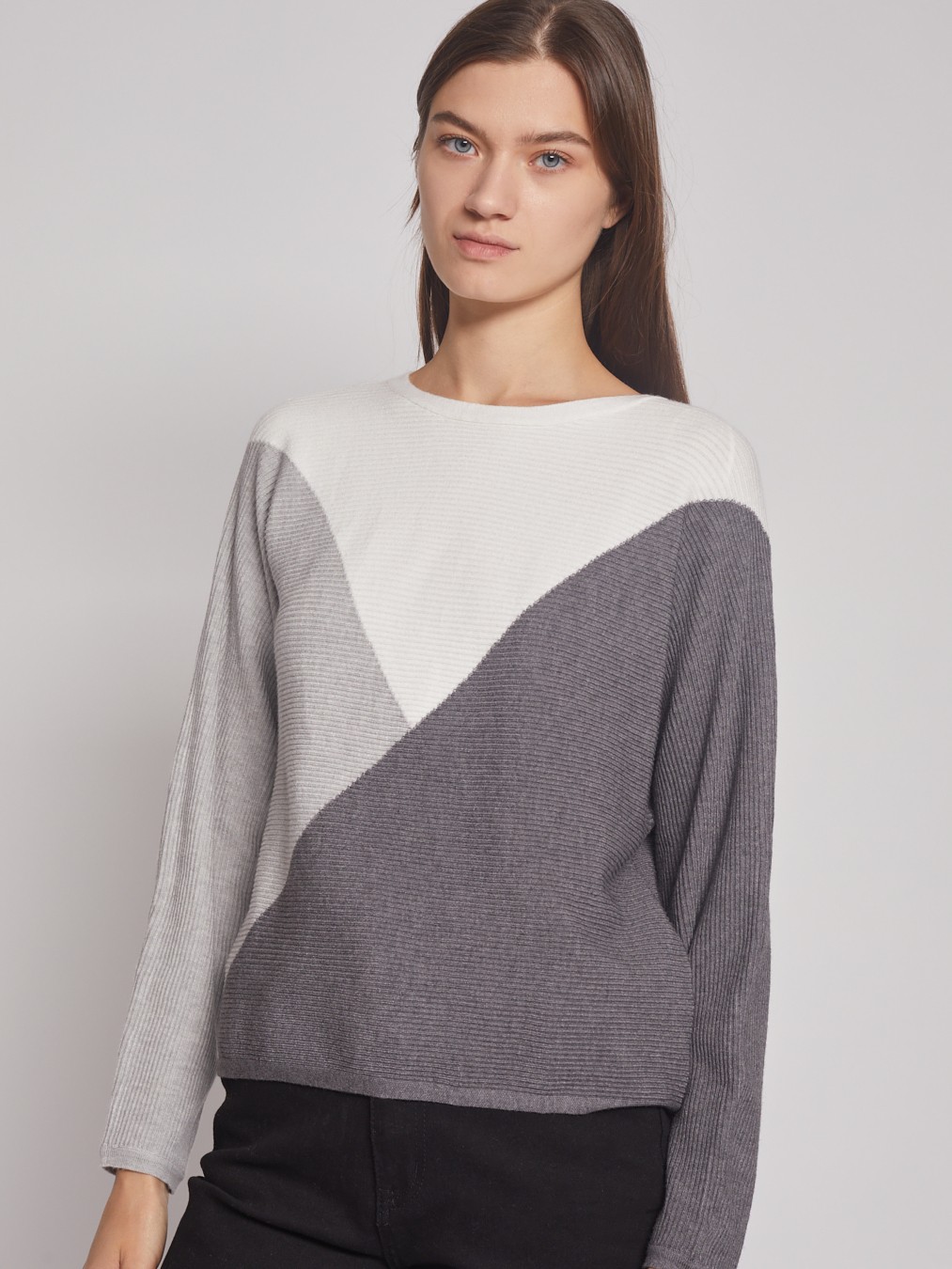 Джемпер в стиле колор-блок