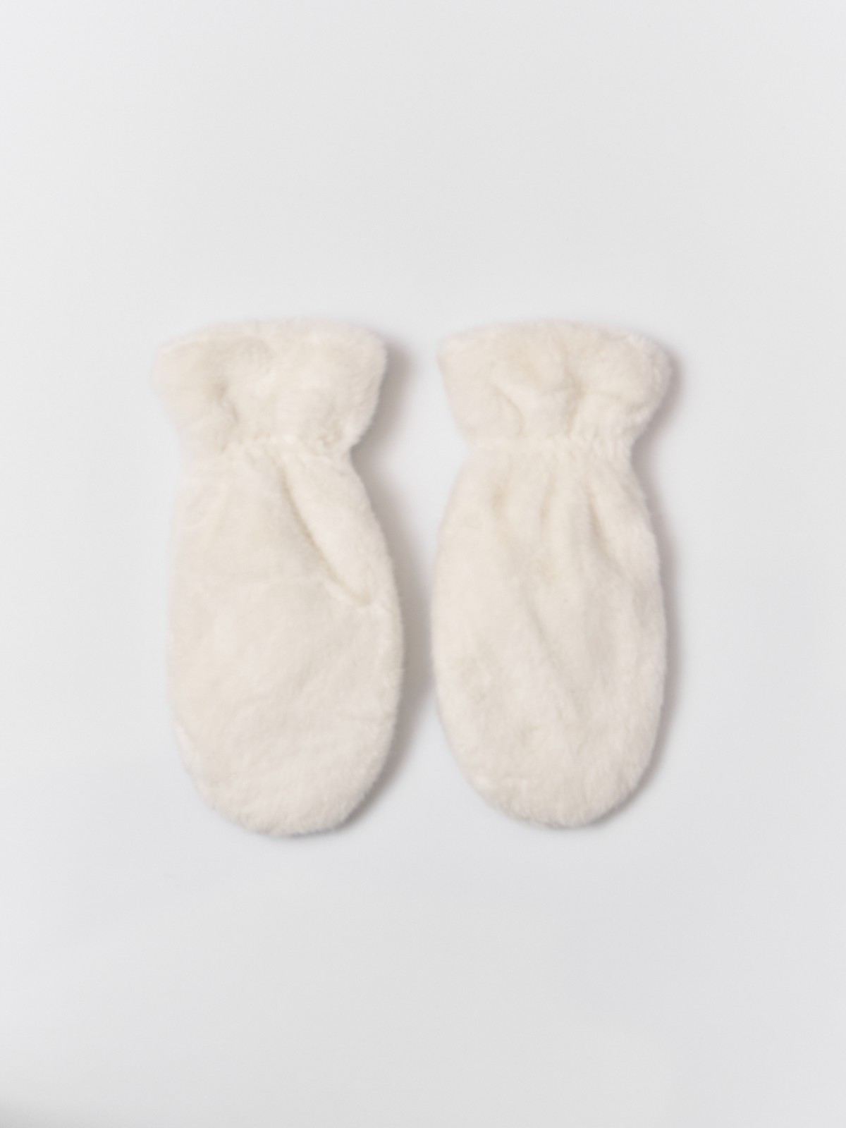 Тёплые варежки из экомеха