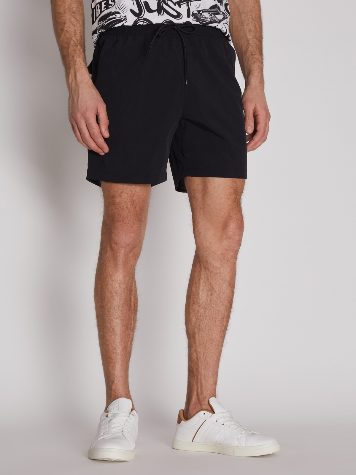 Шорты из нейлона на резинке