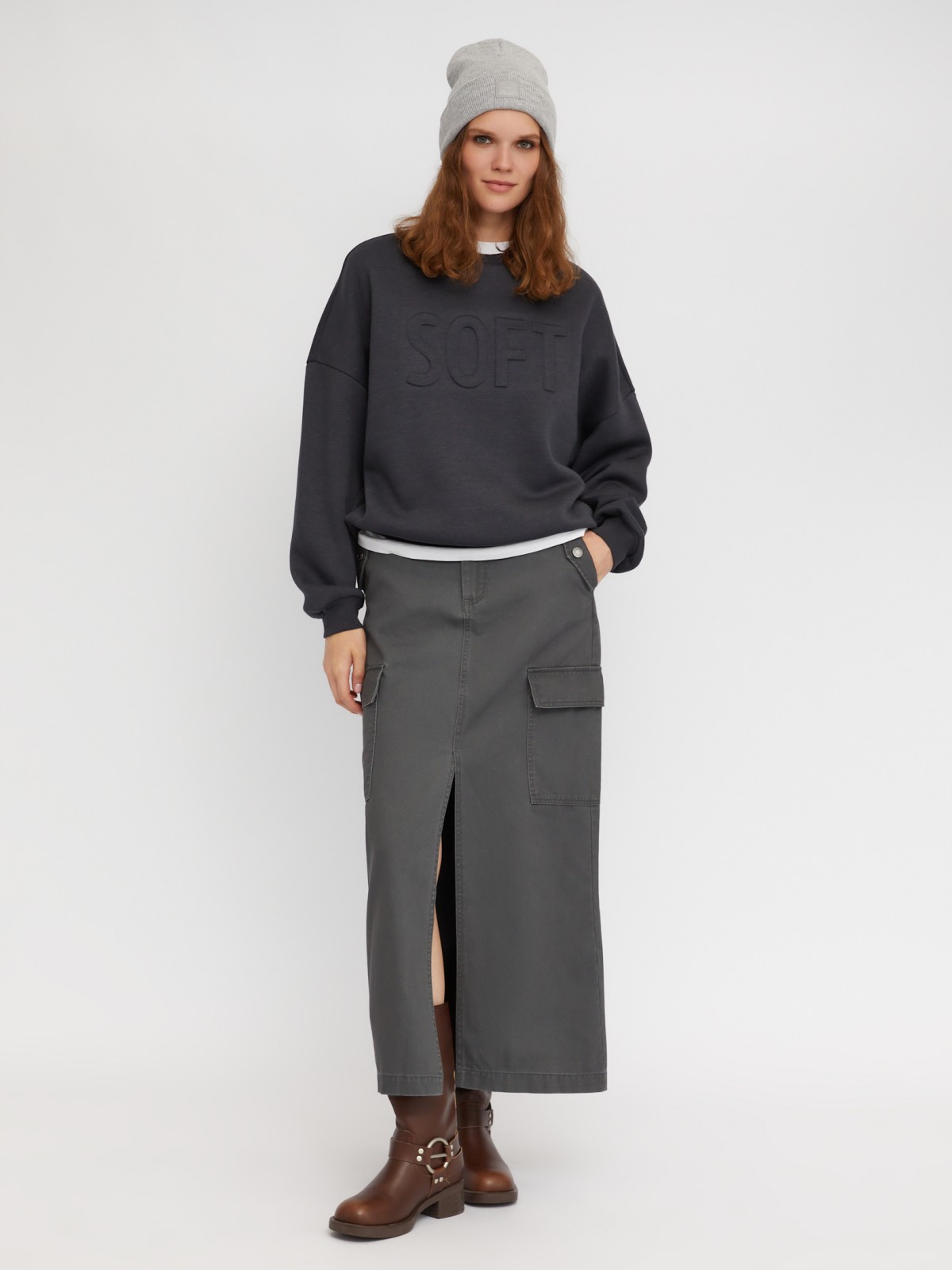 Свитшот оверсайз силуэта с принтом-надписью