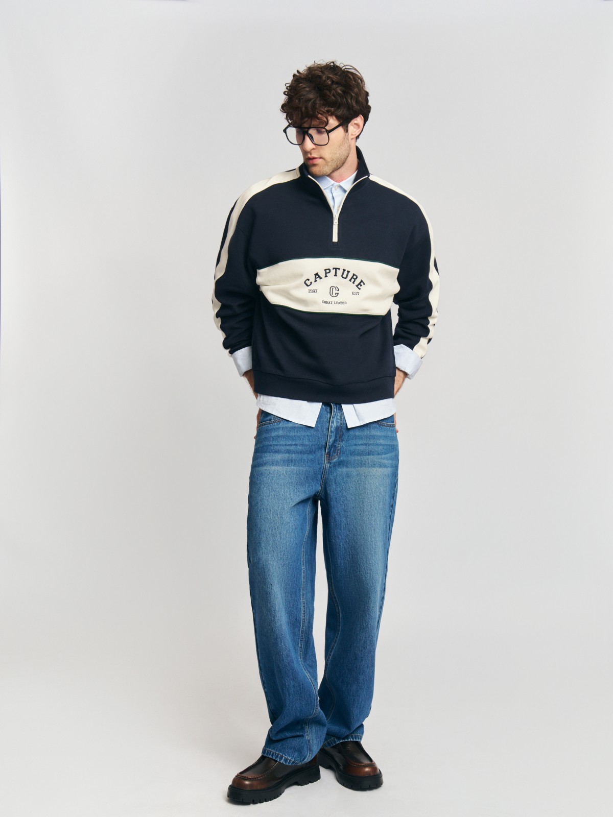 Свитшот с воротником на молнии