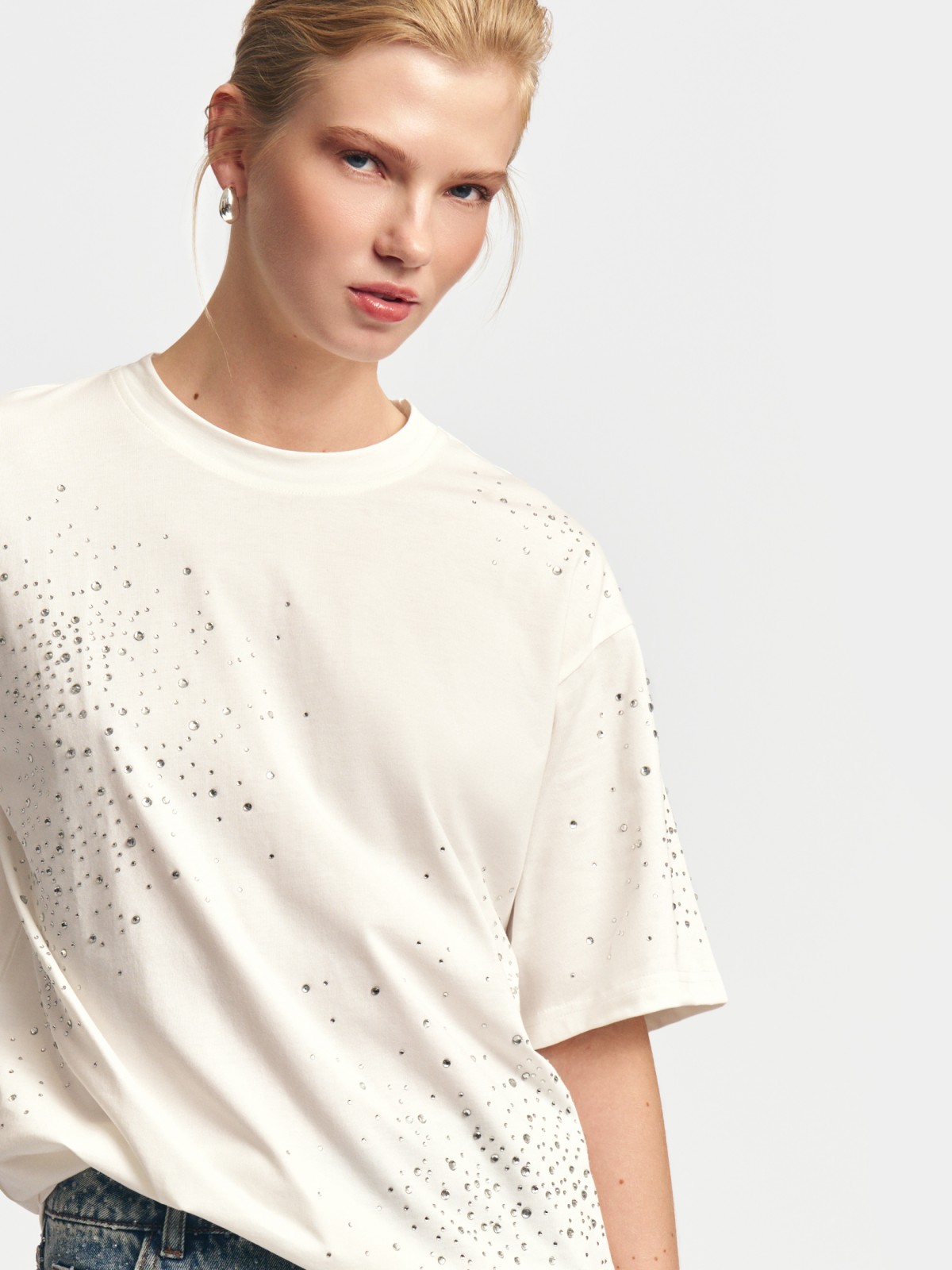 Футболка из хлопка со стразами