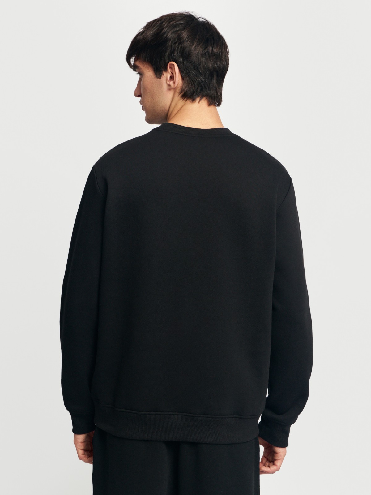 Утеплённый свитшот прямого кроя с длинным рукавом