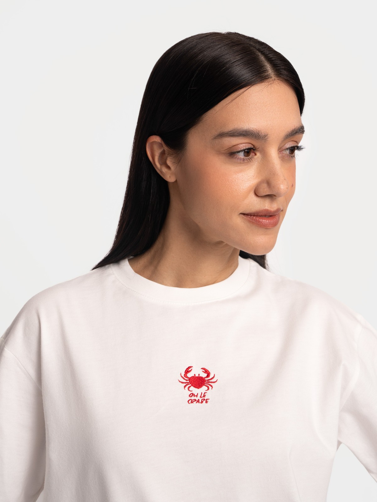 Футболка с коротким рукавом и вышивкой