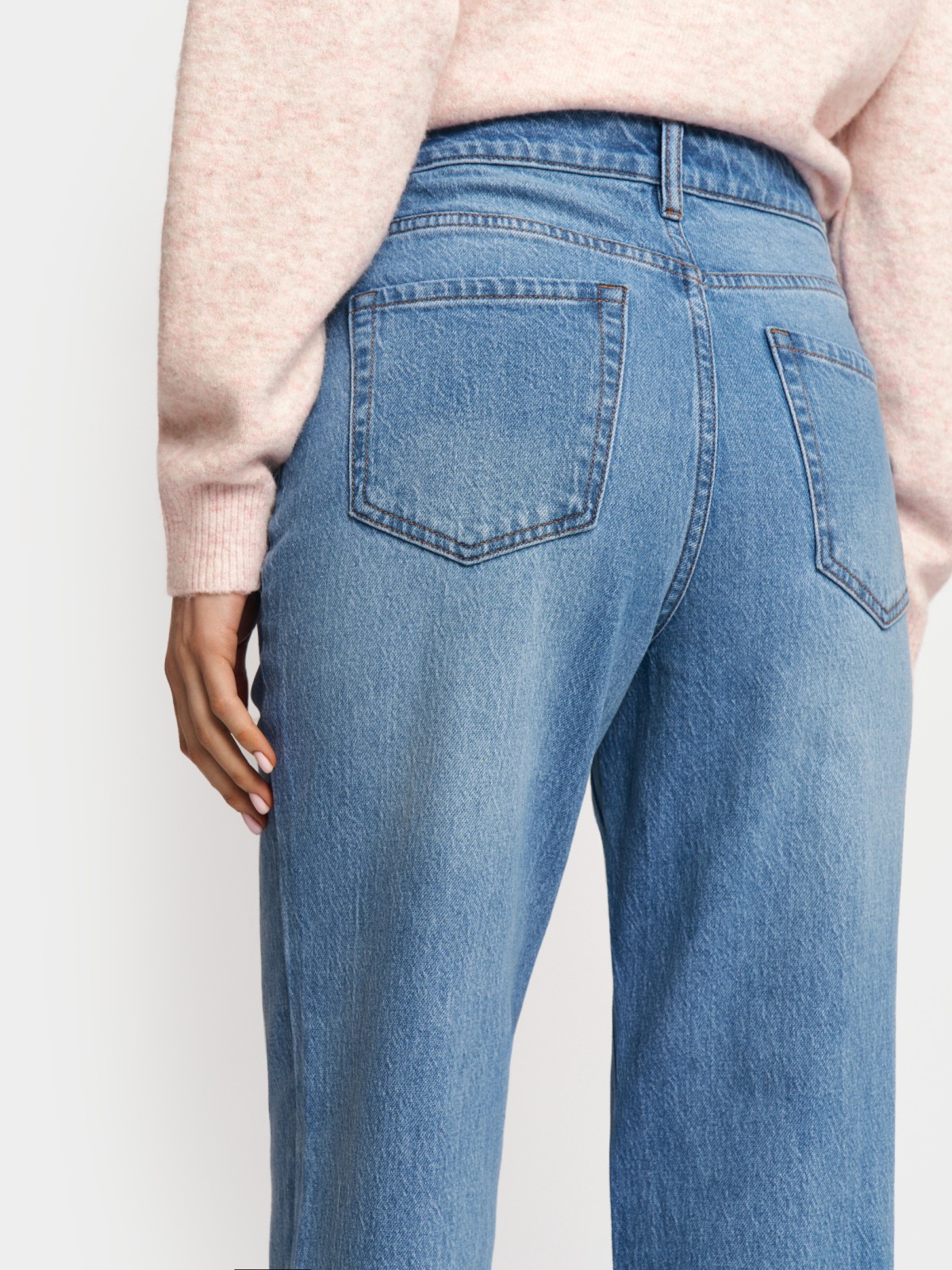 Джинсы прямого силуэта с высокой посадкой