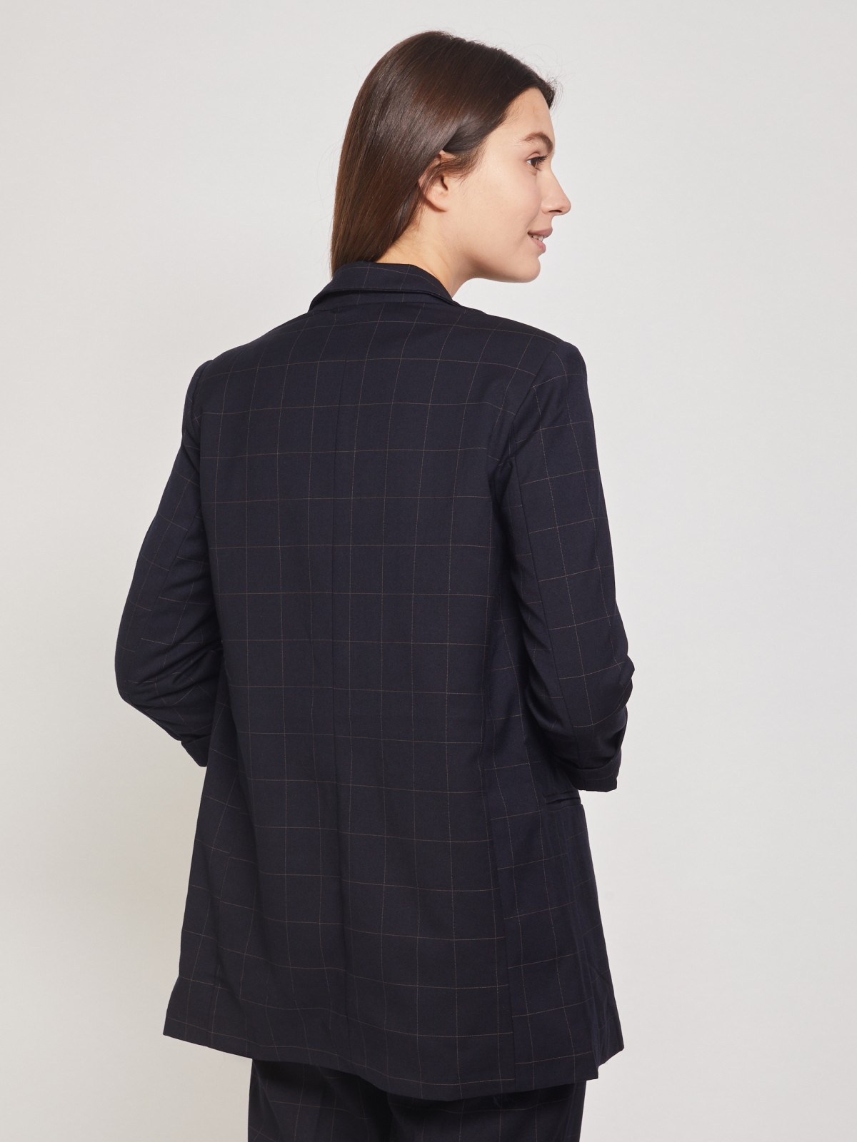 Пиджак в тонкую клетку без застежки