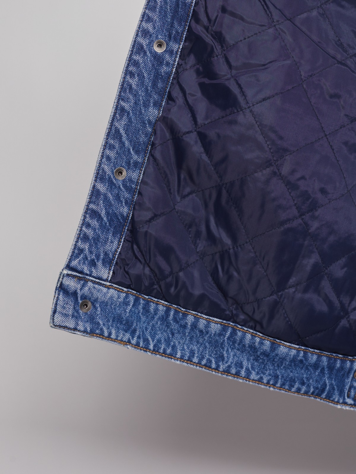 Утепленная джинсовая куртка zolla 013125W2Y014, цвет светло-голубой, размер M - фото 3