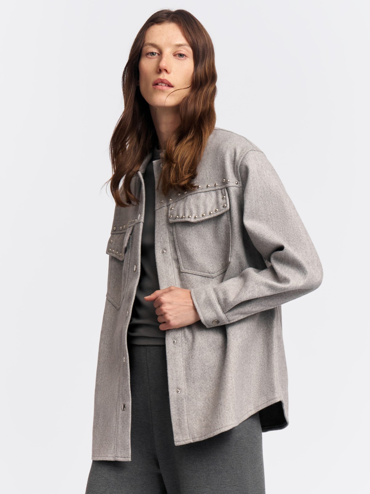 Куртка-рубашка на кнопках с заклёпками