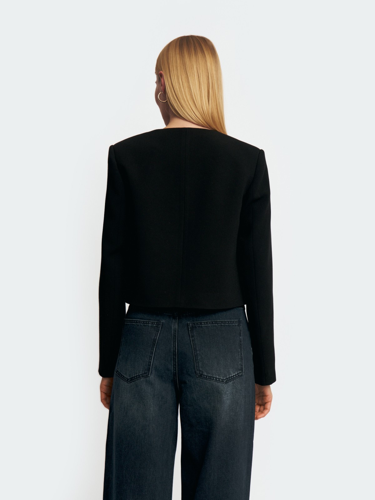Жакет прямого силуэта на пуговицах