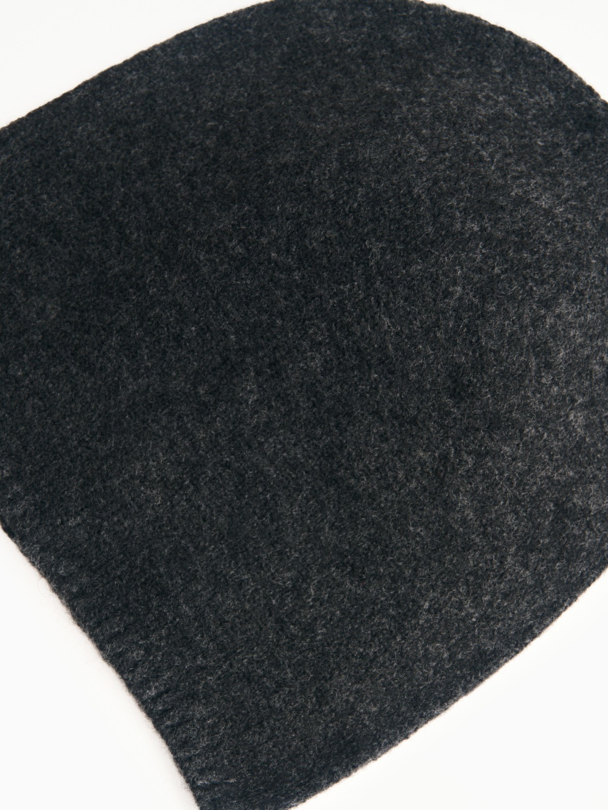 Вязаная шапка-бини без отворота