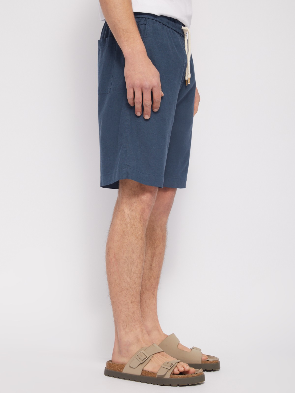 Удлинённые льняные шорты на резинке