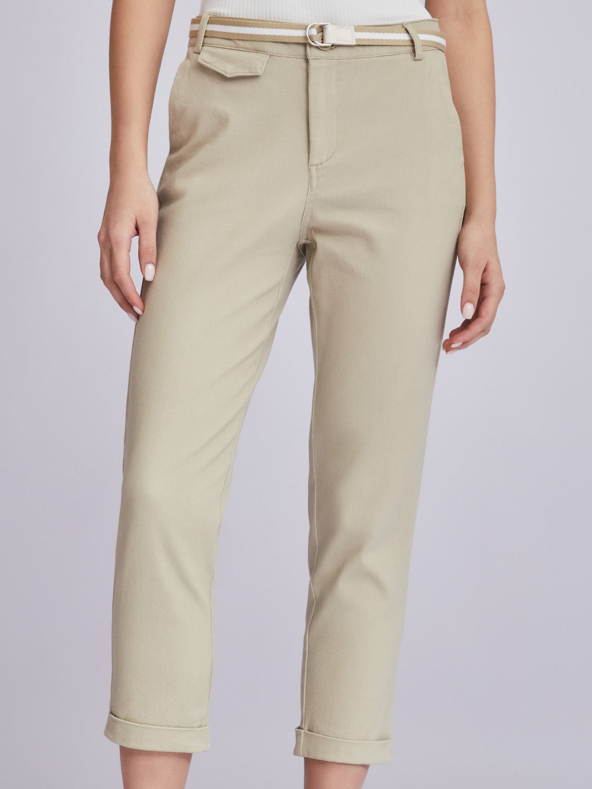 Укороченные брюки-чинос с ремнём