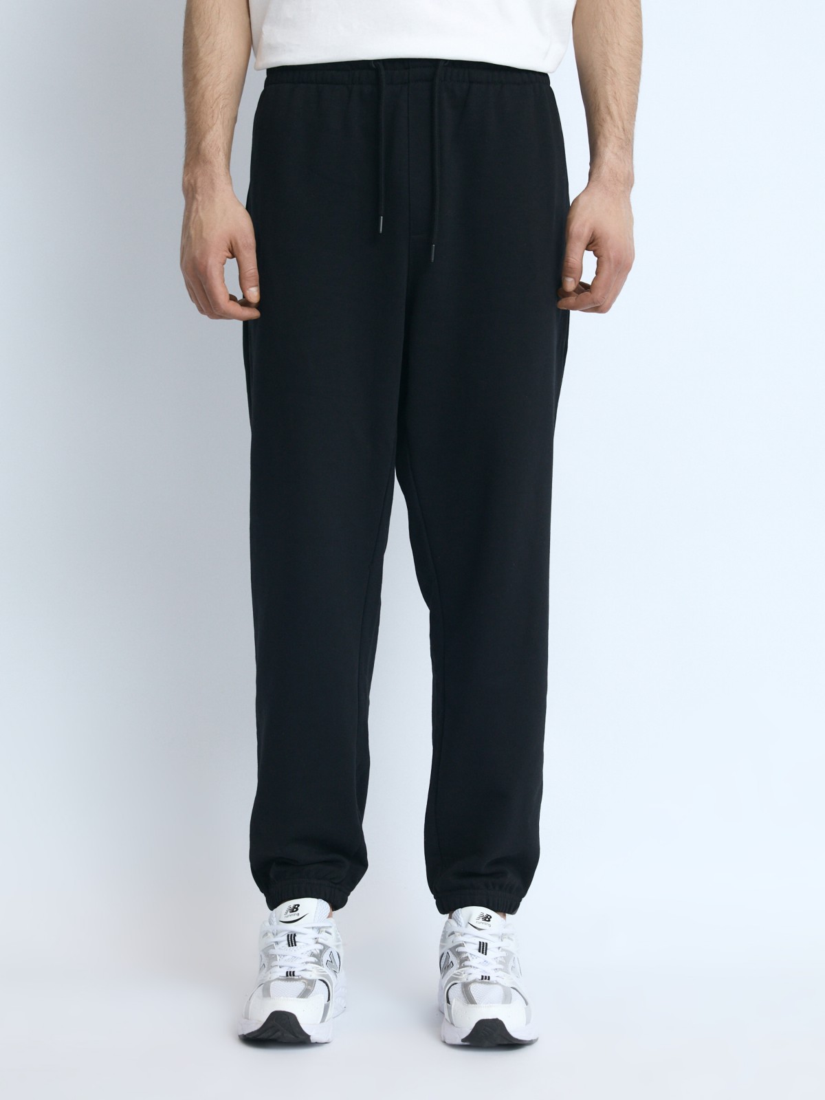 Трикотажные брюки-джоггеры на резинке