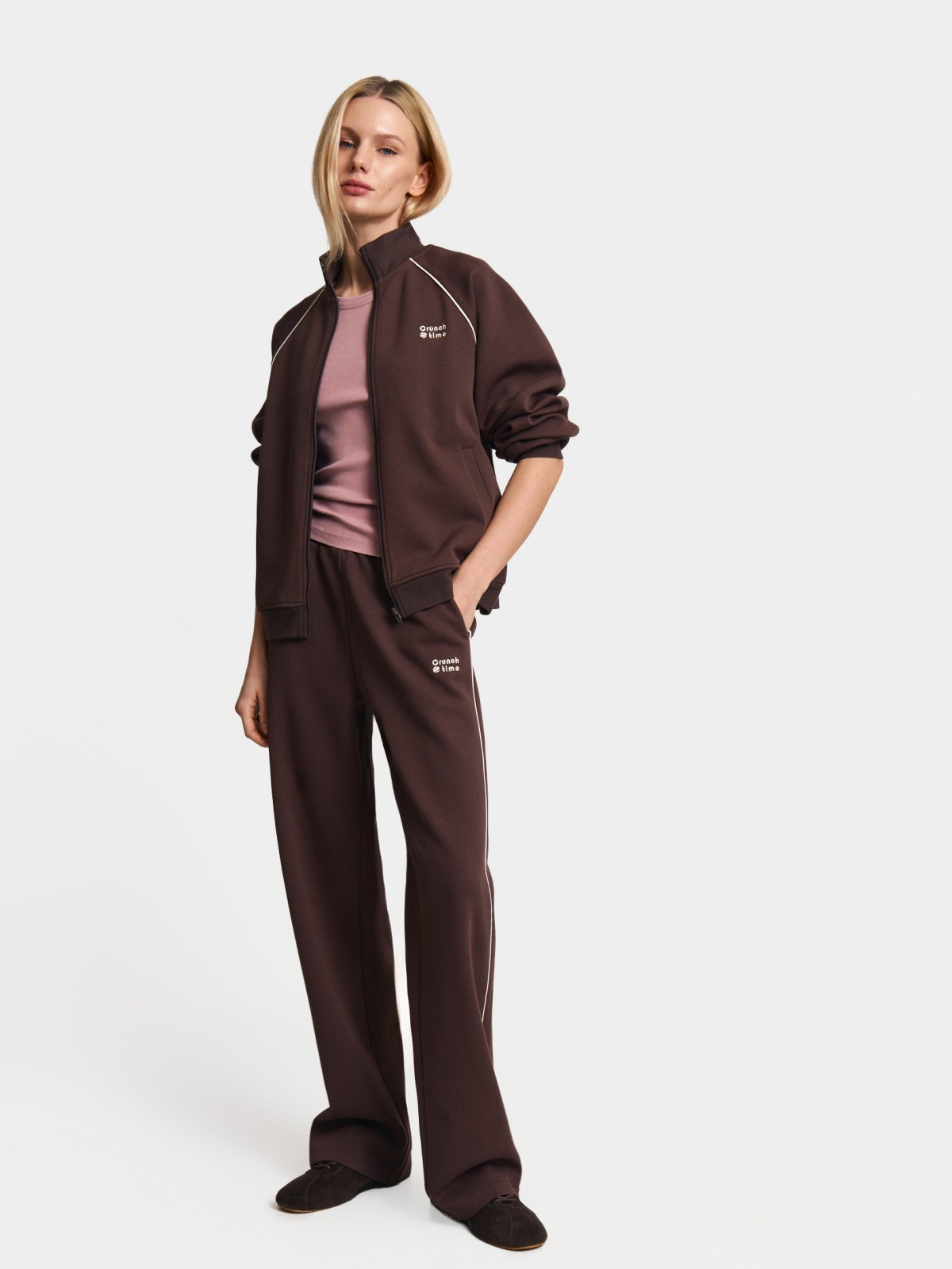 Трикотажные брюки на резинке