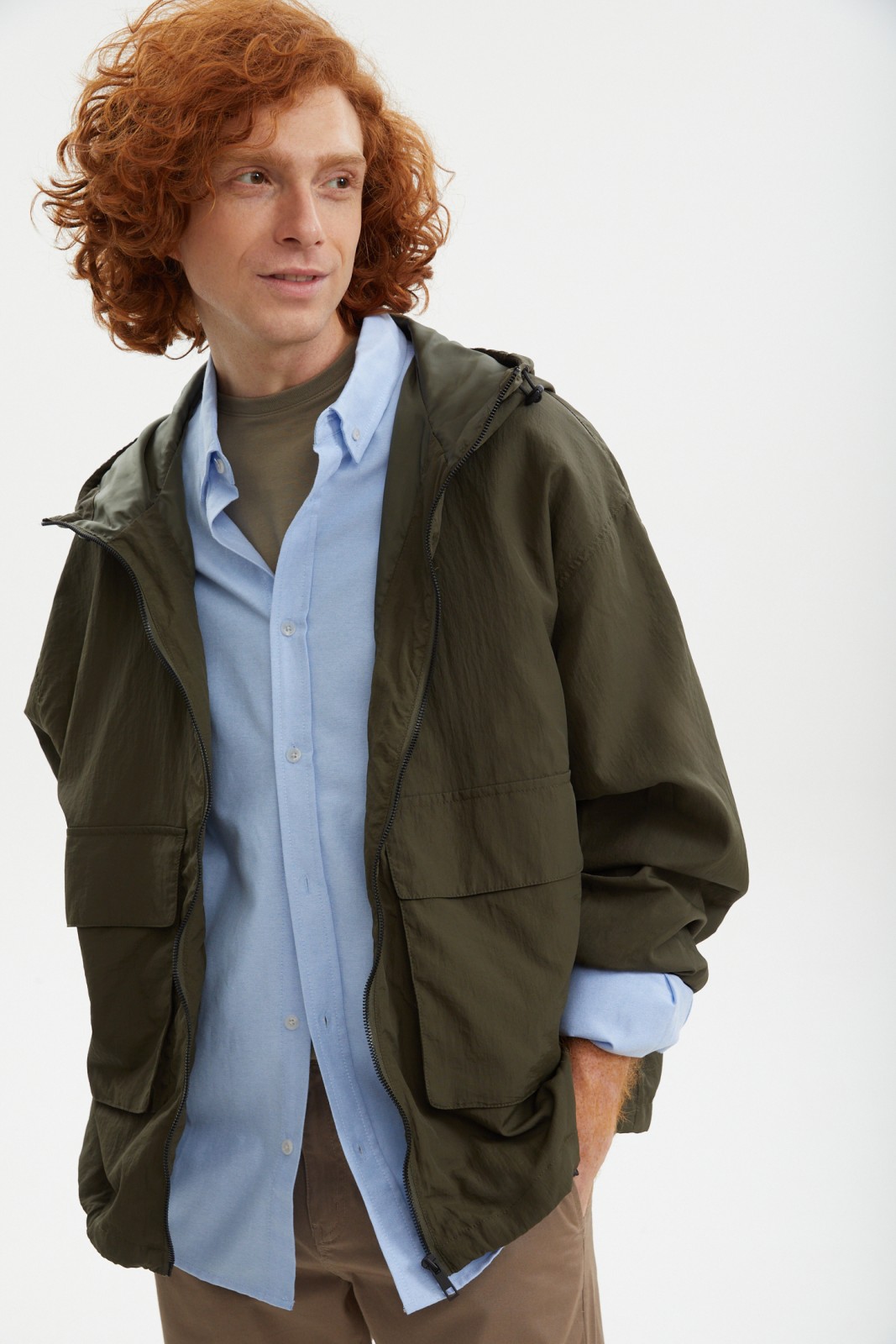 Куртка-ветровка с капюшоном