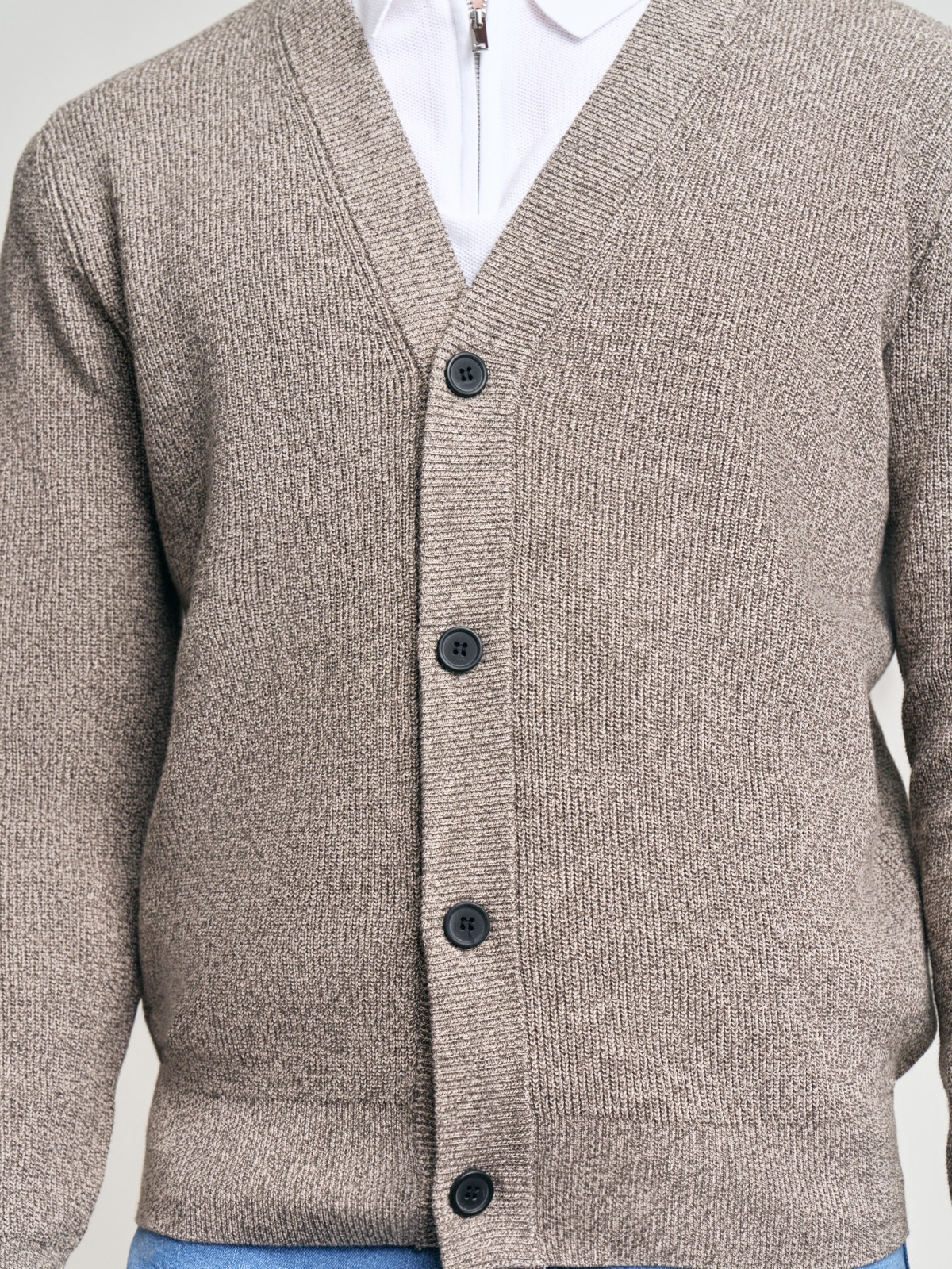 Вязаный кардиган на пуговицах