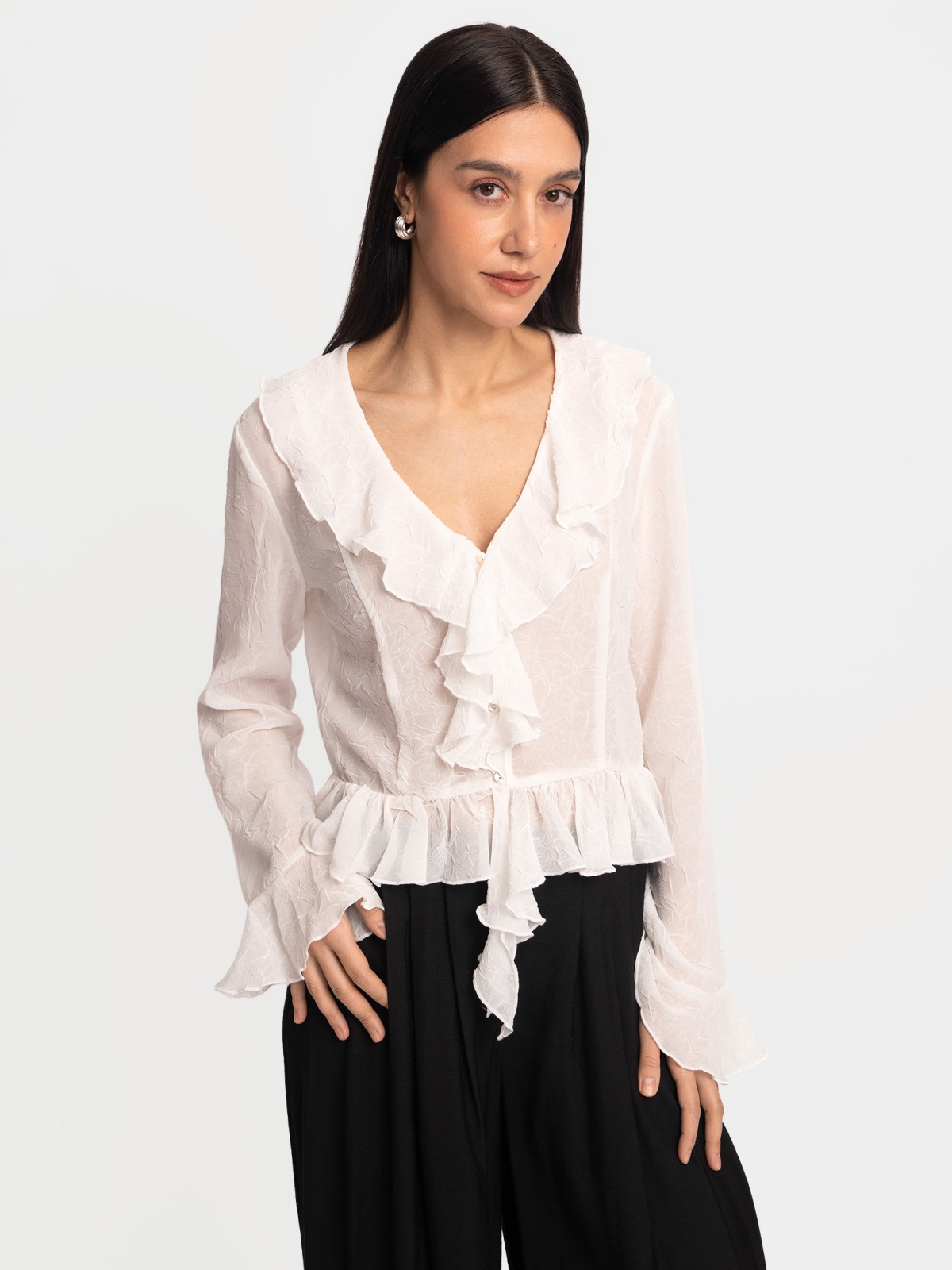 Шифоновая блузка-рубашка с воланами