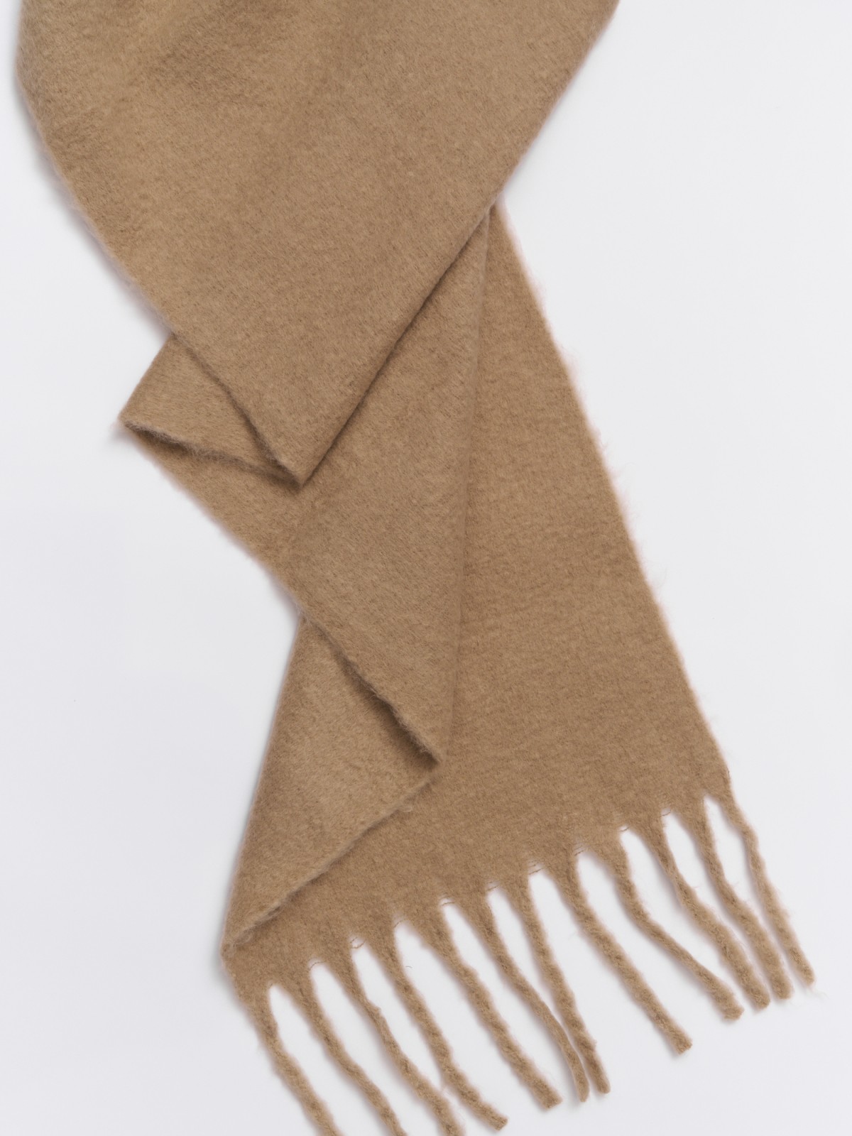 Тёплый шарф с длинной бахромой