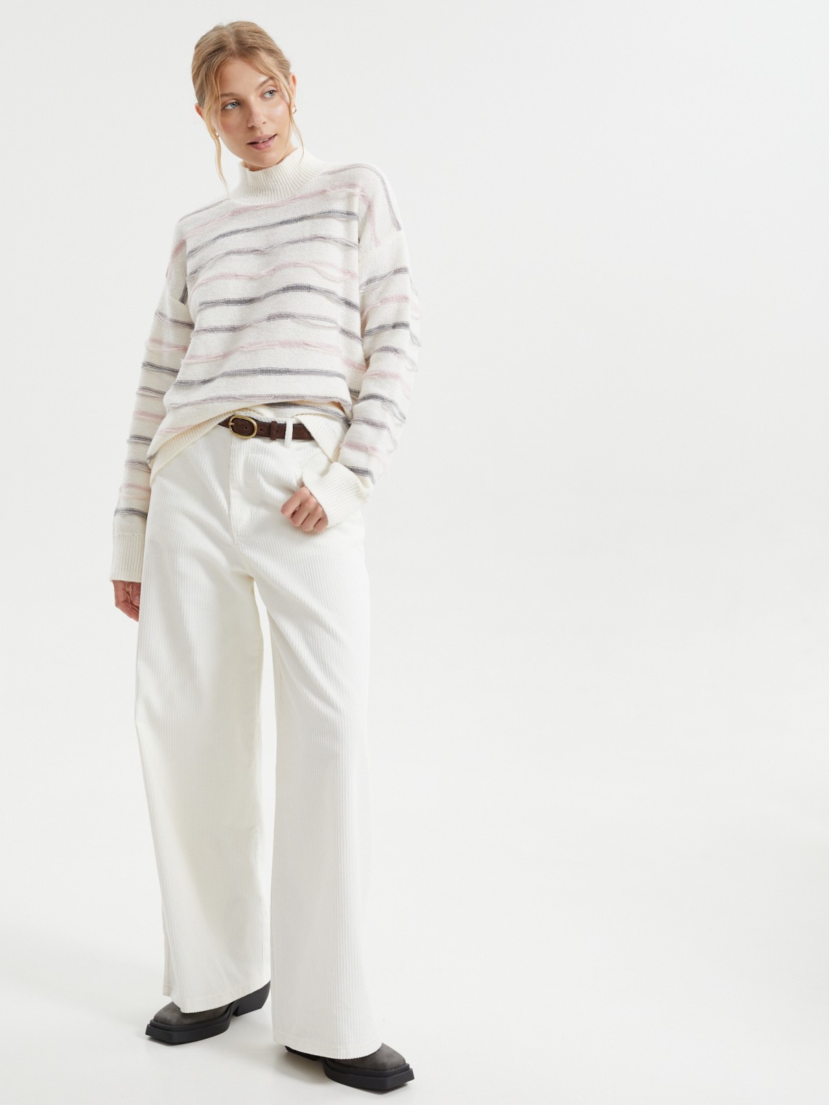 Трикотажный свитер в полоску