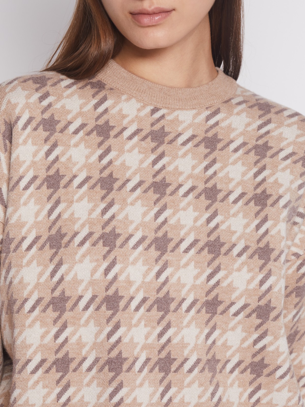 Джемпер с узором в клетку