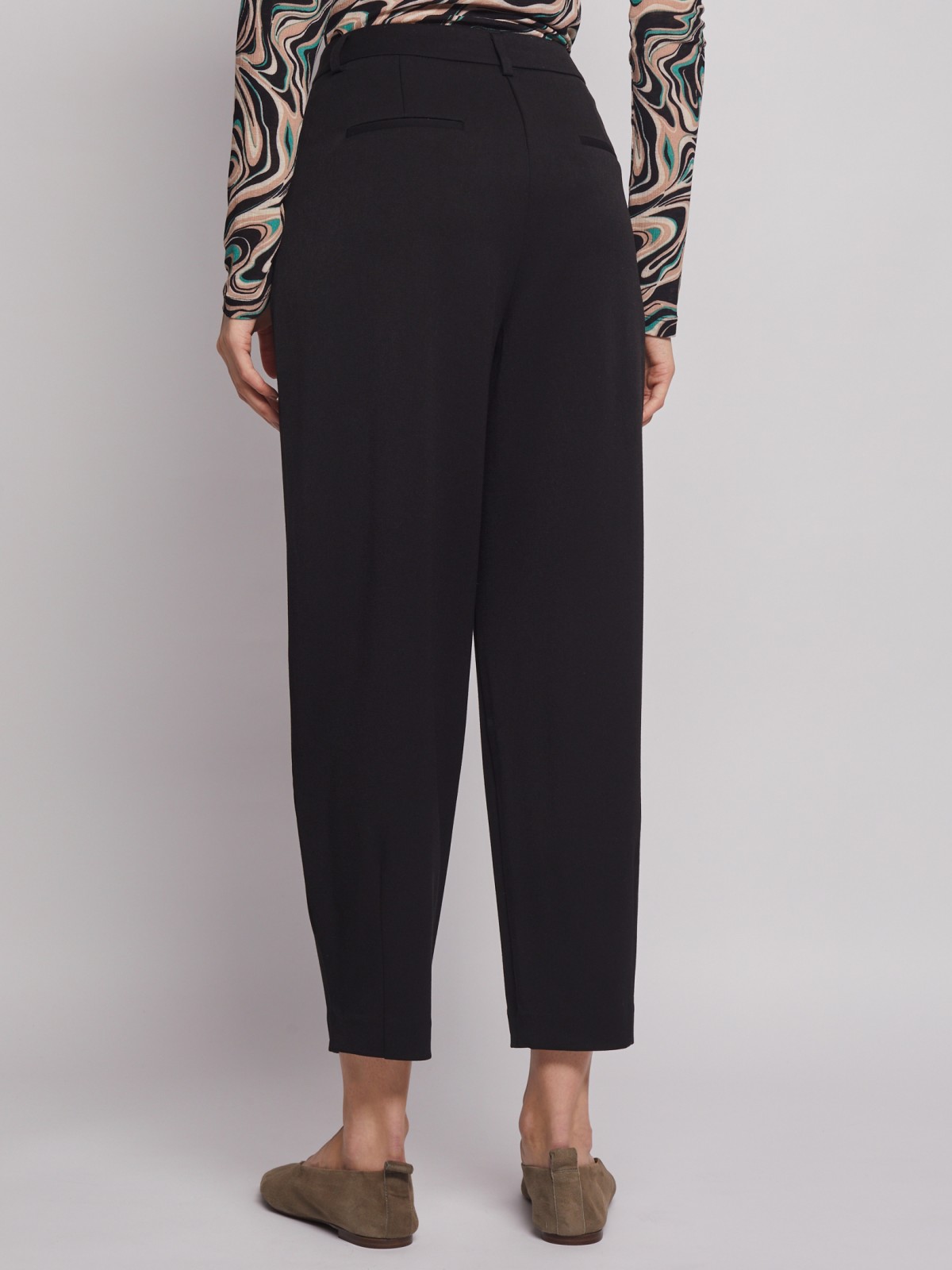 Брюки фасона Carrot