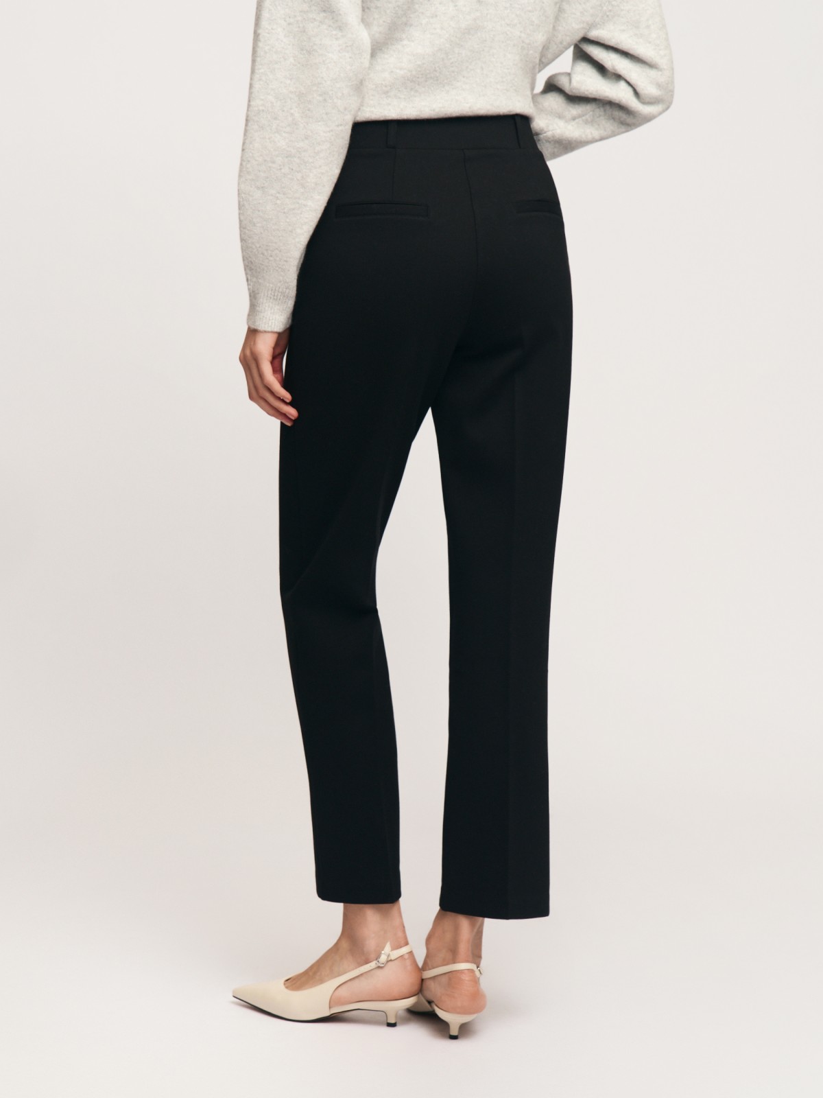 Утеплённые брюки на резинке со стрелками