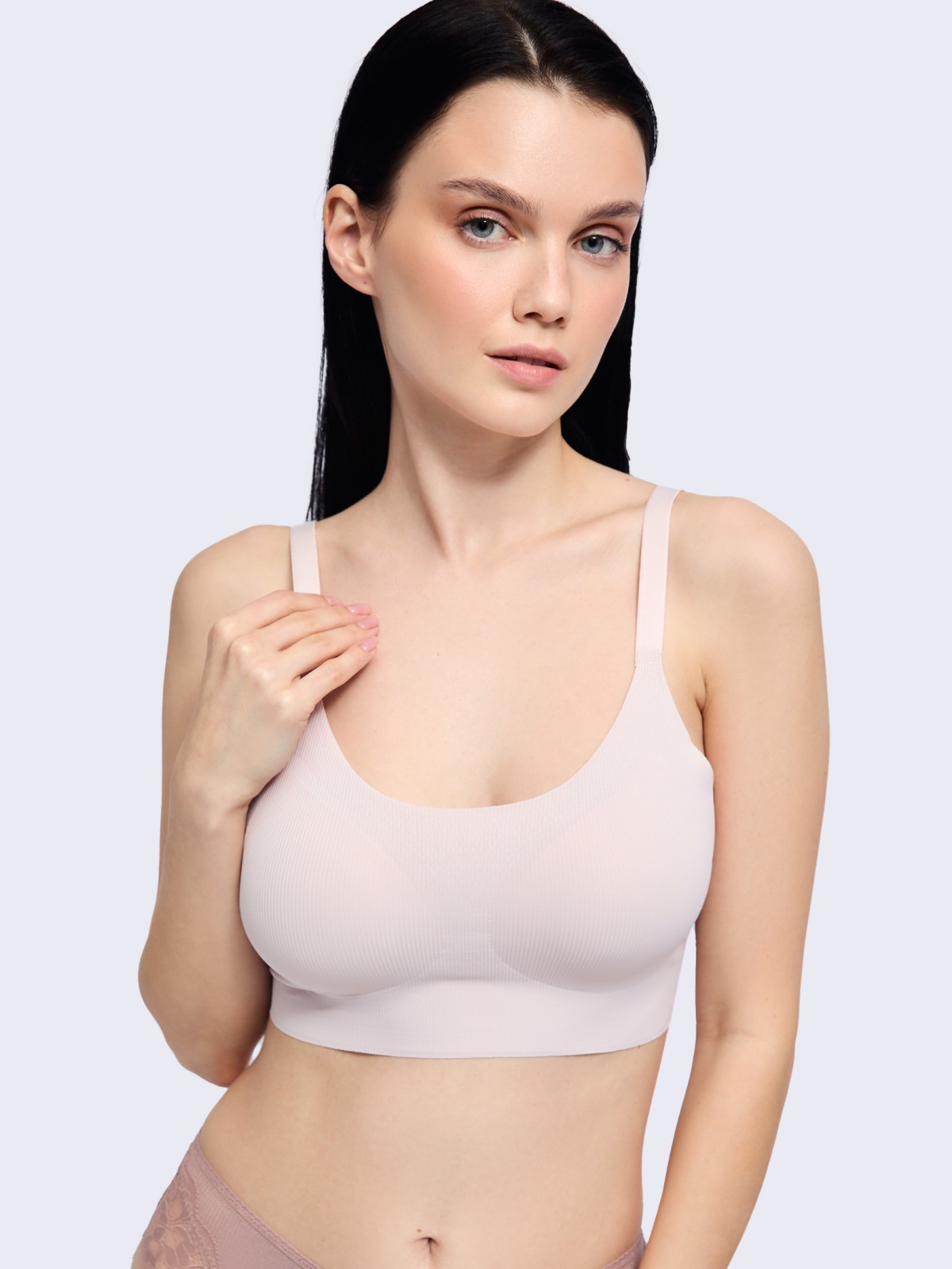 Бесшовный бельевой кроп-топ без косточек 599₽