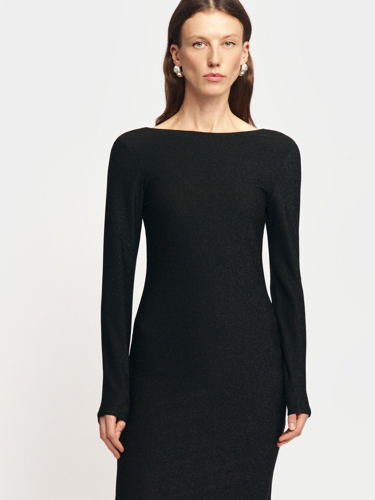 Платье мини с вырезом на спине и люрексом