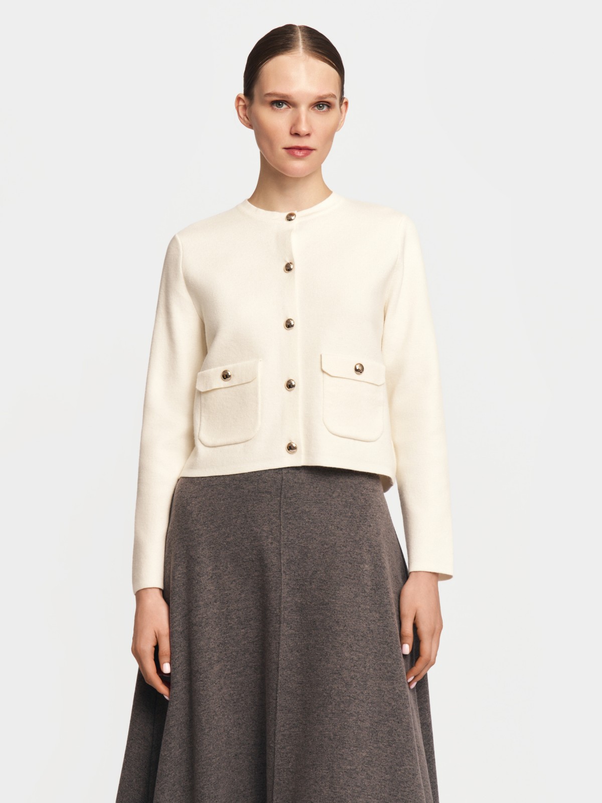 Короткий кардиган-жакет на пуговицах