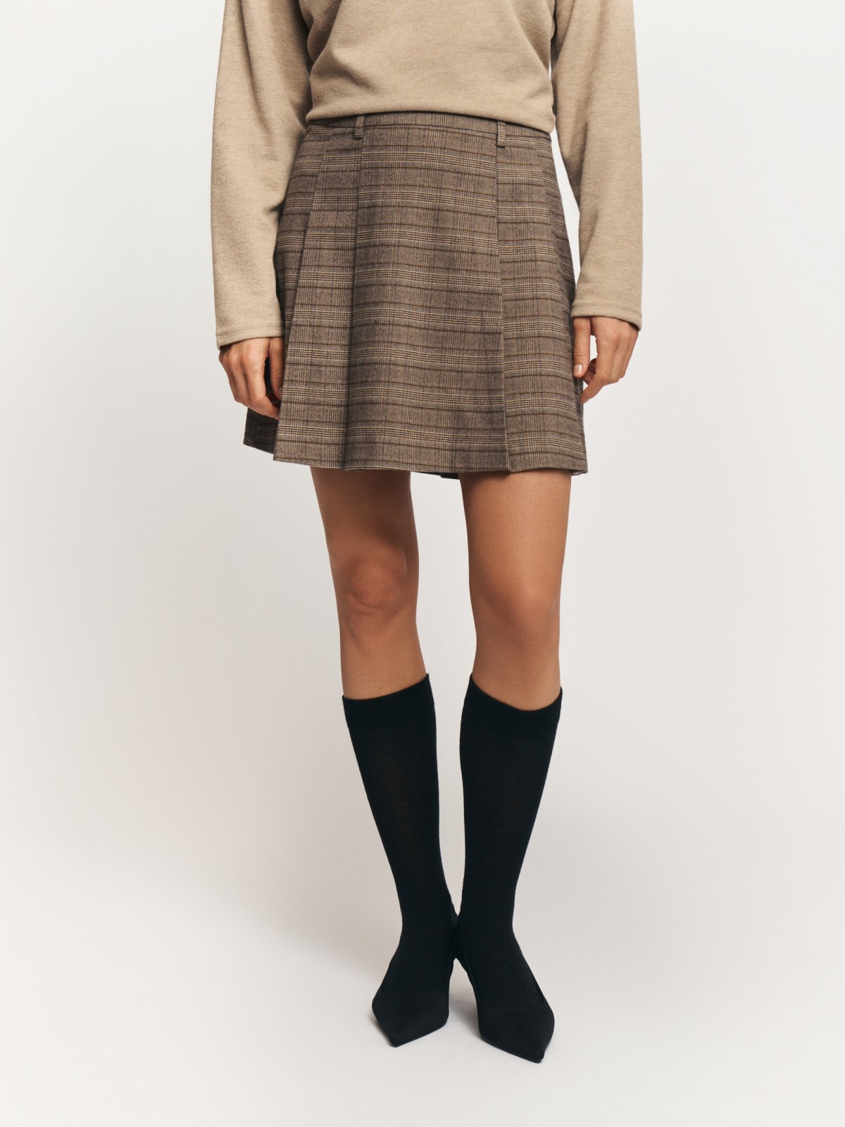 Юбка мини фасона скейтер в складку