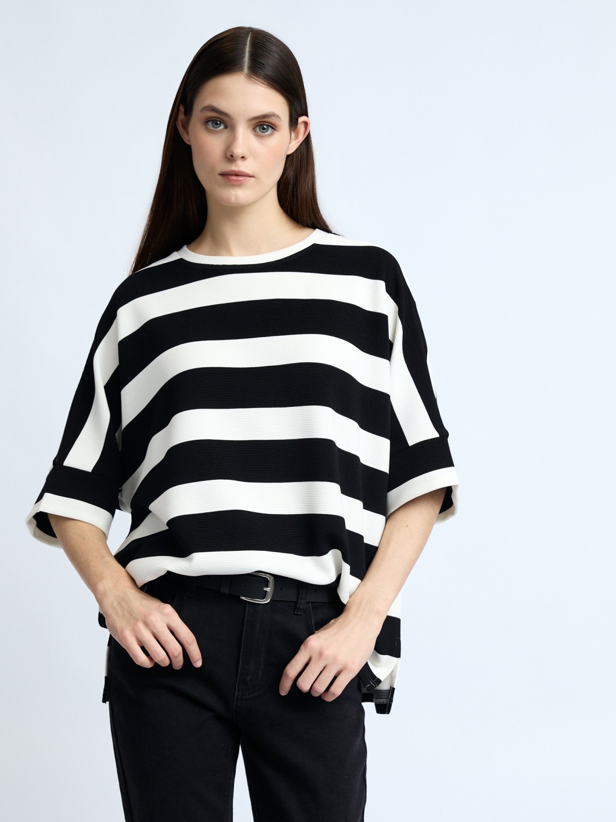Джемпер оверсайз в полоску с коротким рукавом