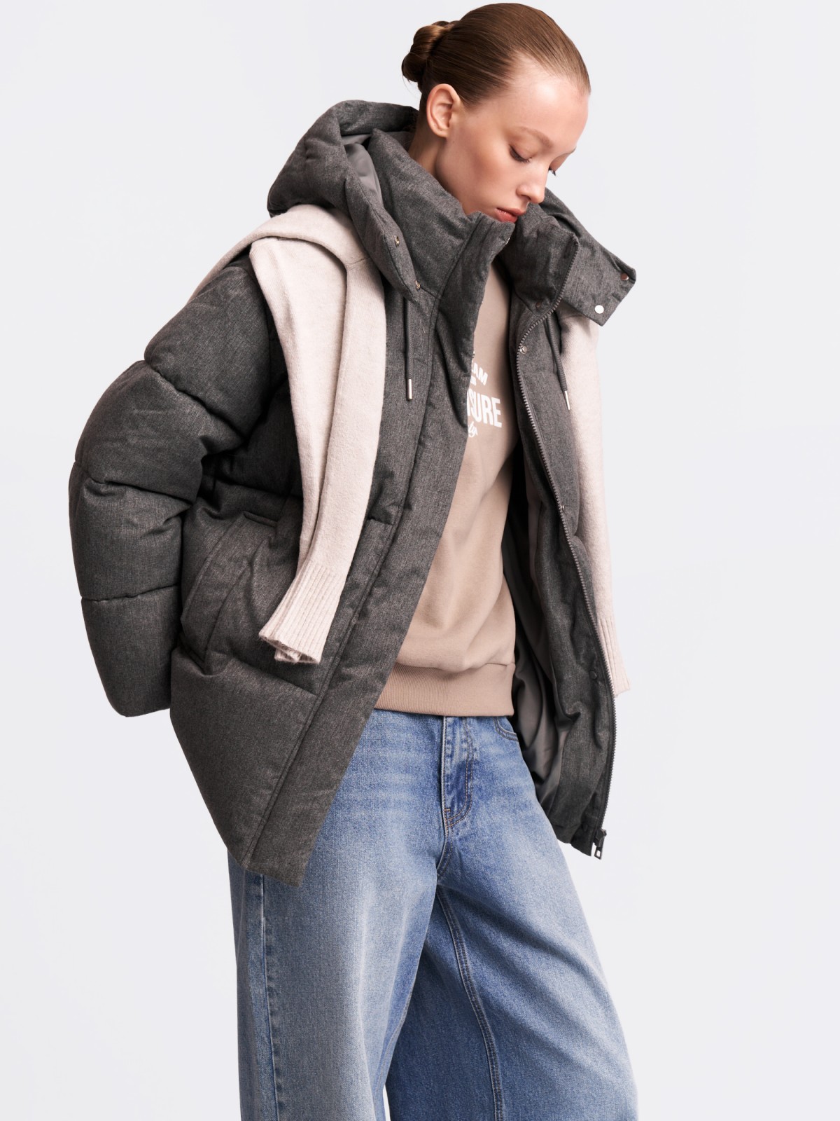 Тёплая дутая куртка с капюшоном