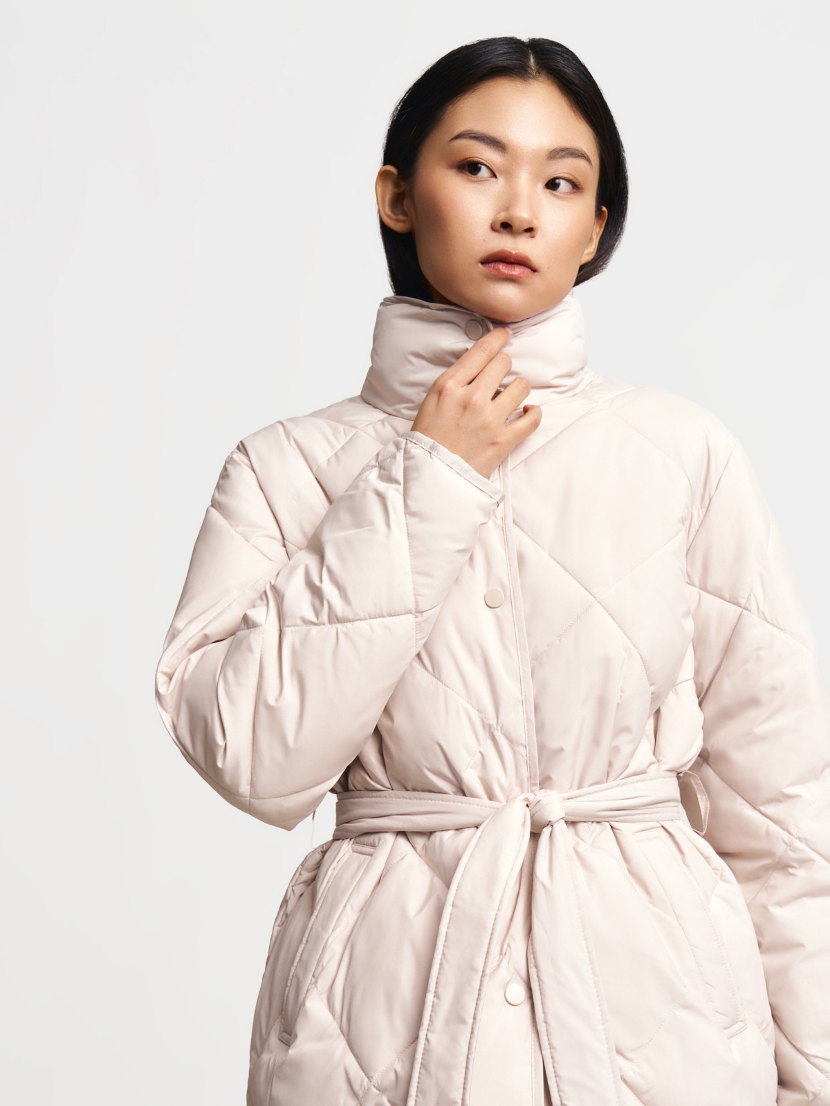 Тёплая куртка с воротником и поясом