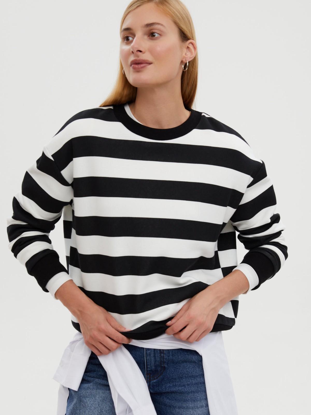 Утеплённый свитшот в полоску с начёсом 1299₽