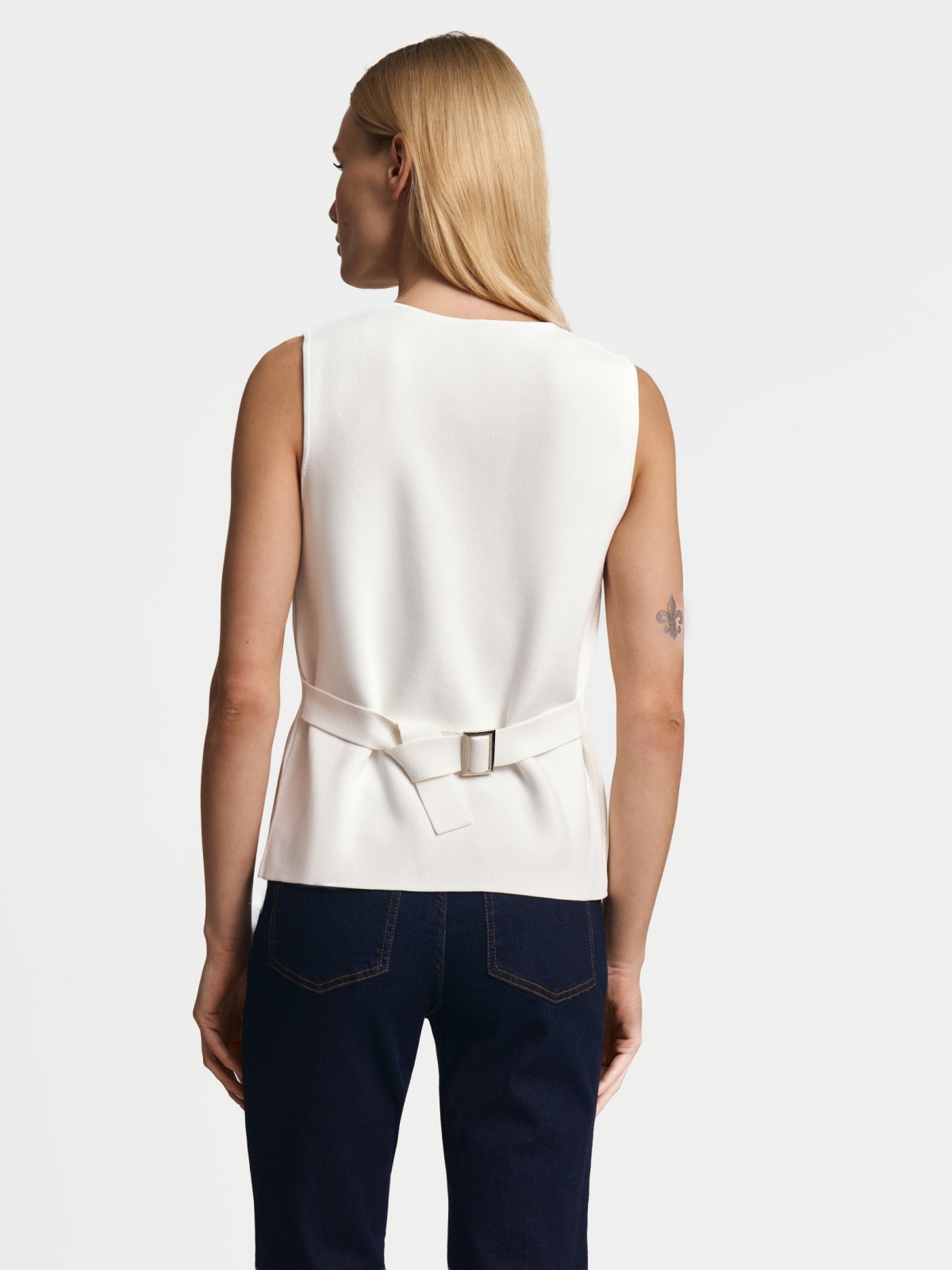 Трикотажный жилет на пуговицах