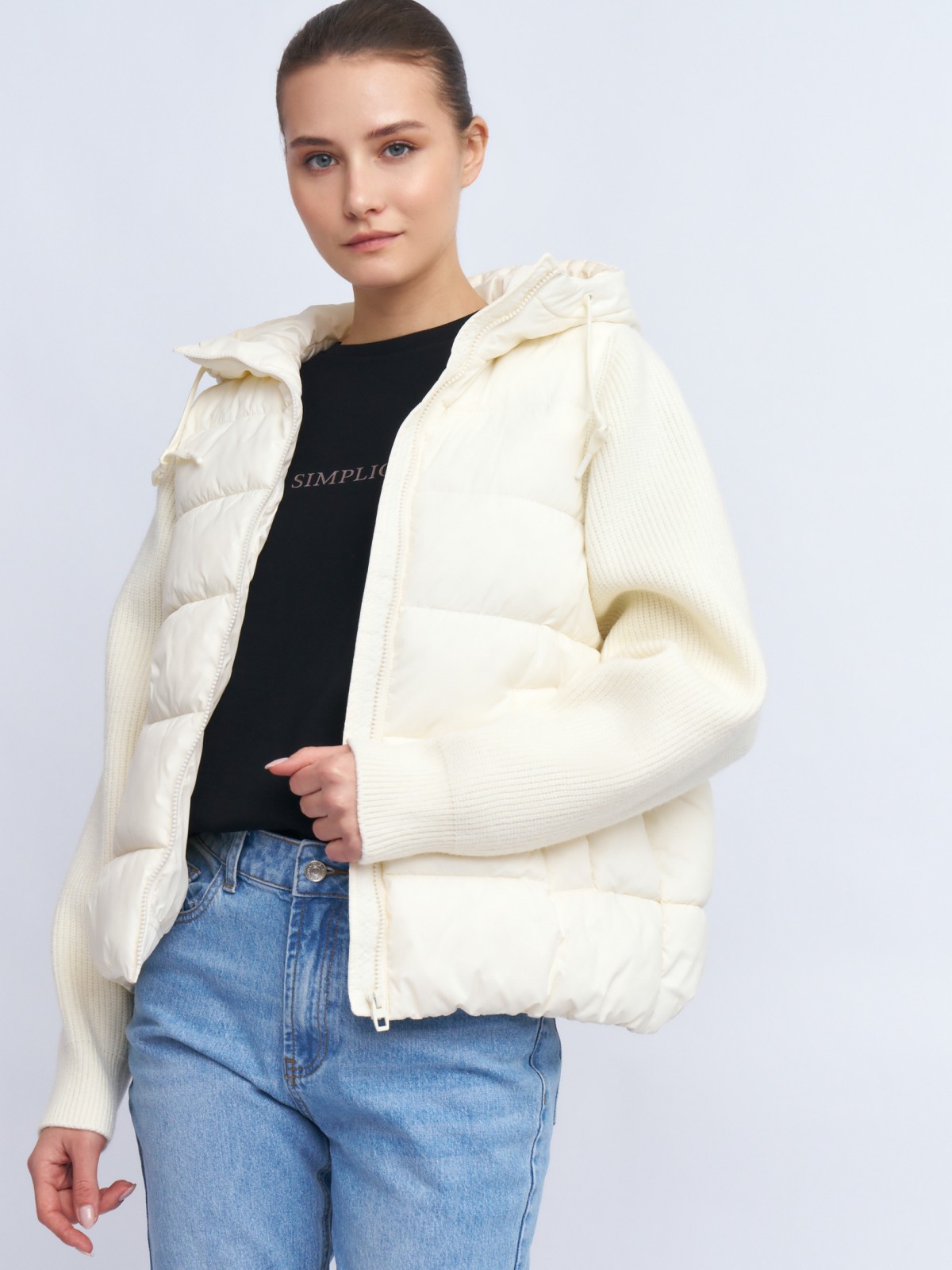 Утеплённая стёганая куртка с вязаными рукавами
