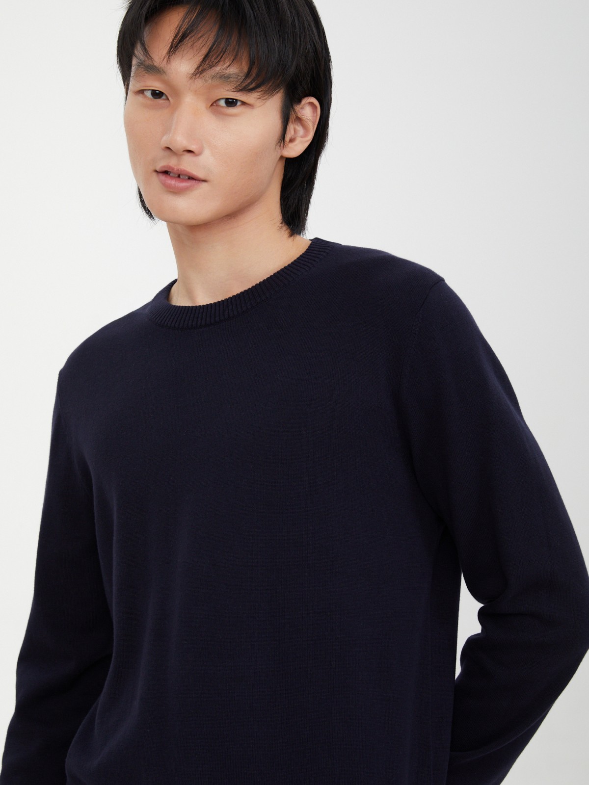 Тонкий трикотажный джемпер из хлопка с длинным рукавом