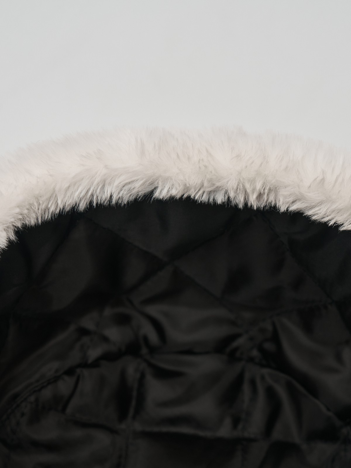 Тёплая шапка из экомеха на синтепоне