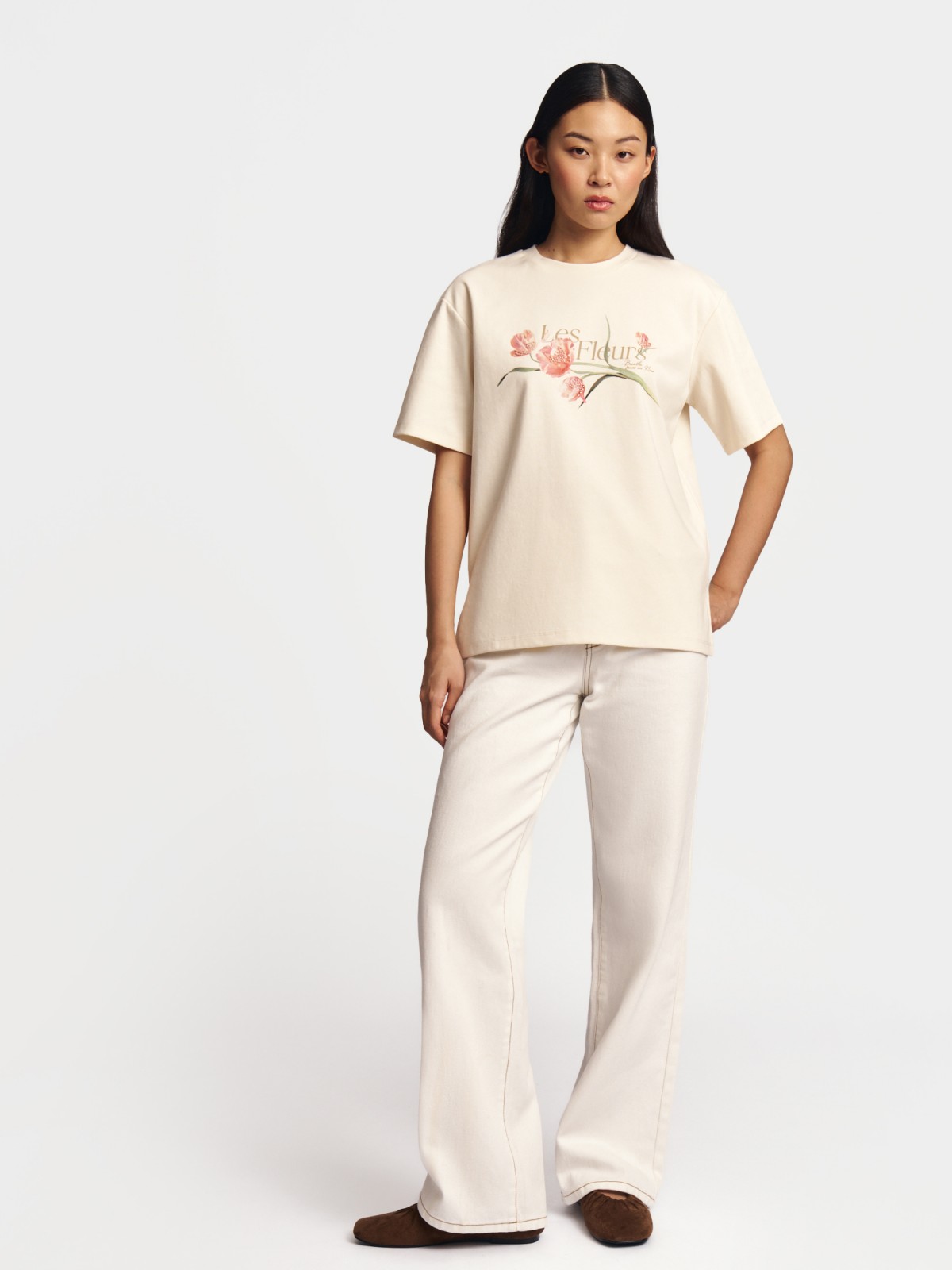 Футболка с принтом и аппликацией