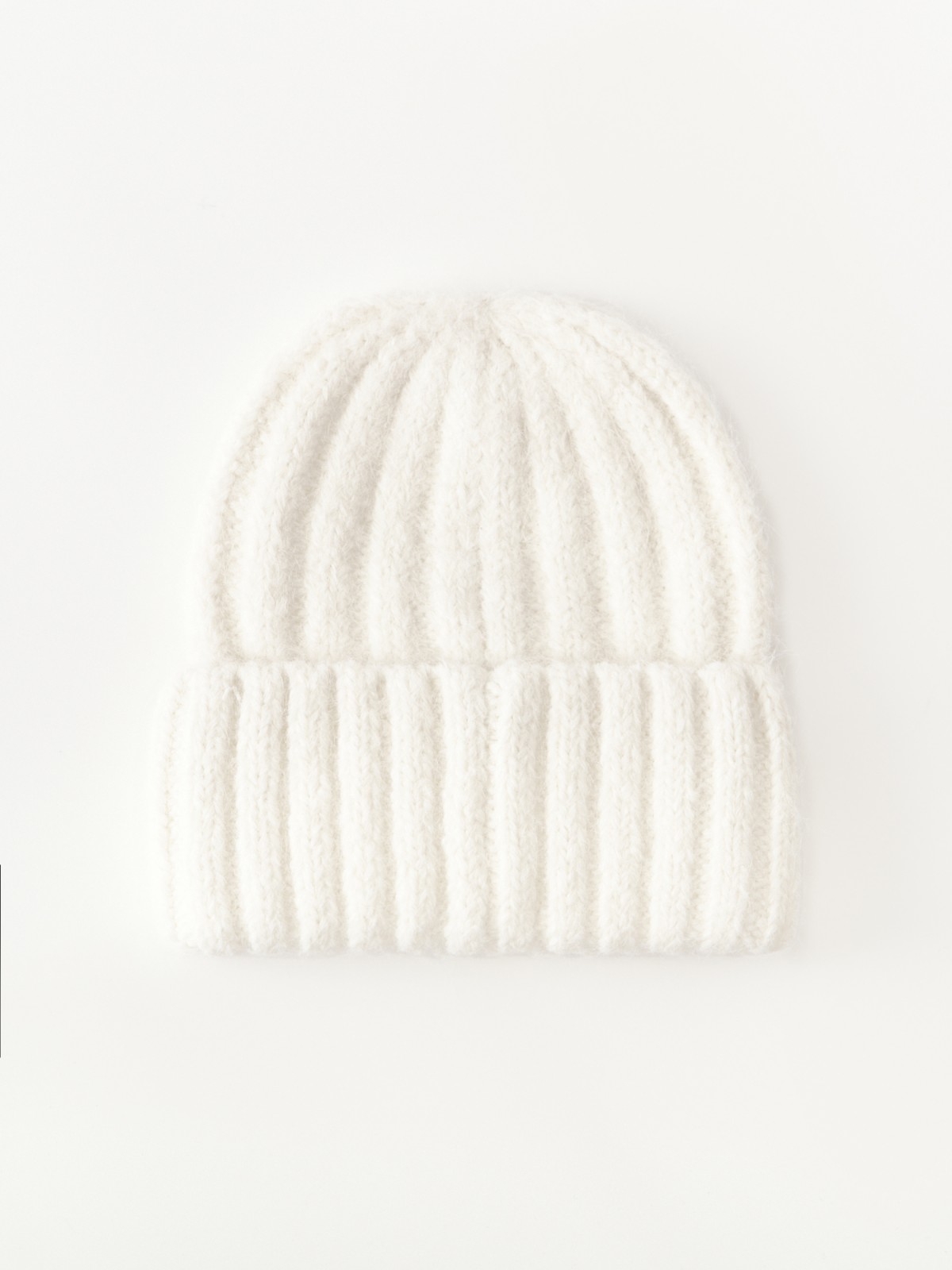 Вязаная шапка-бини с шерстью