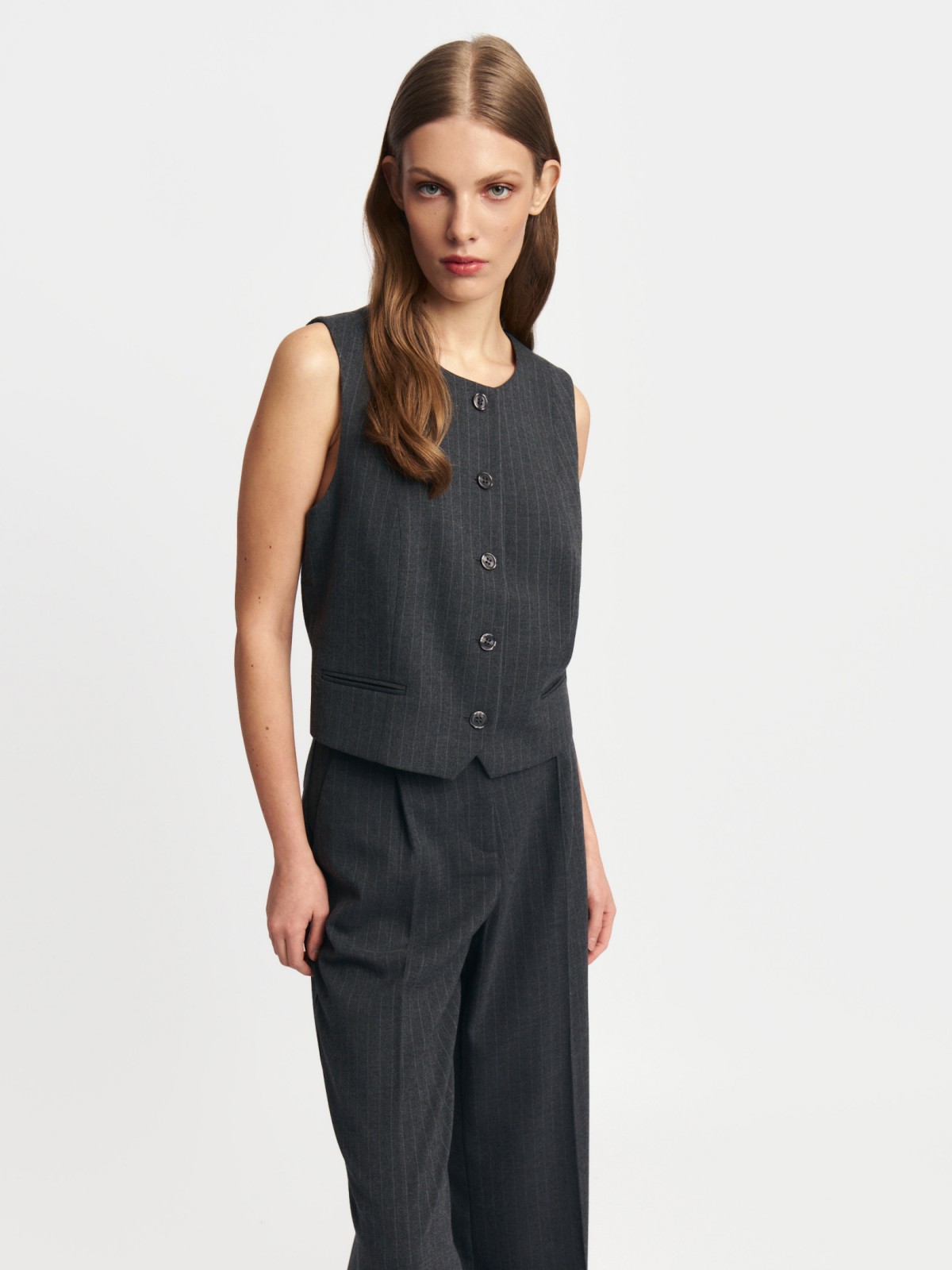 Классический жилет на пуговицах
