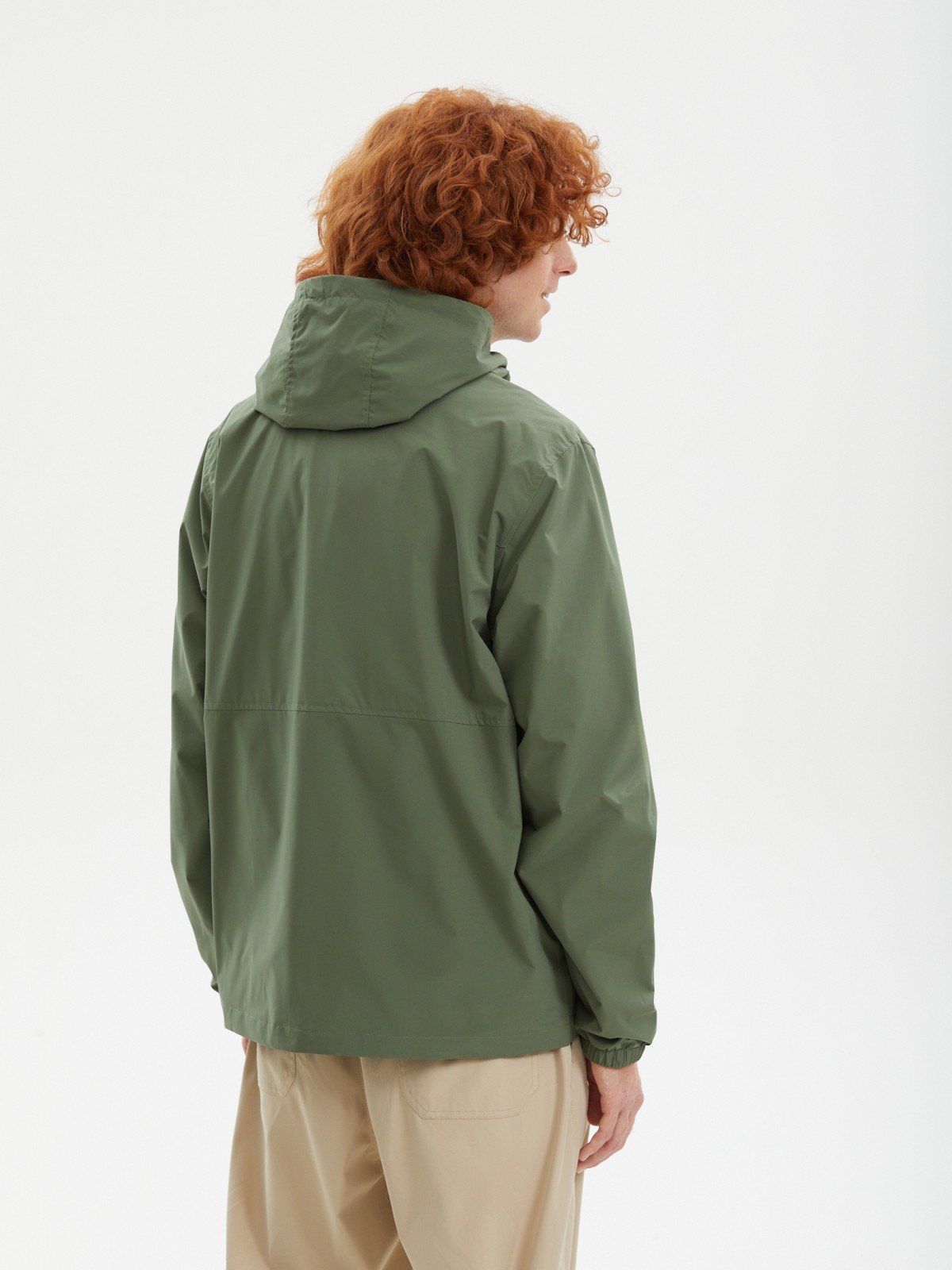 Куртка-ветровка с капюшоном