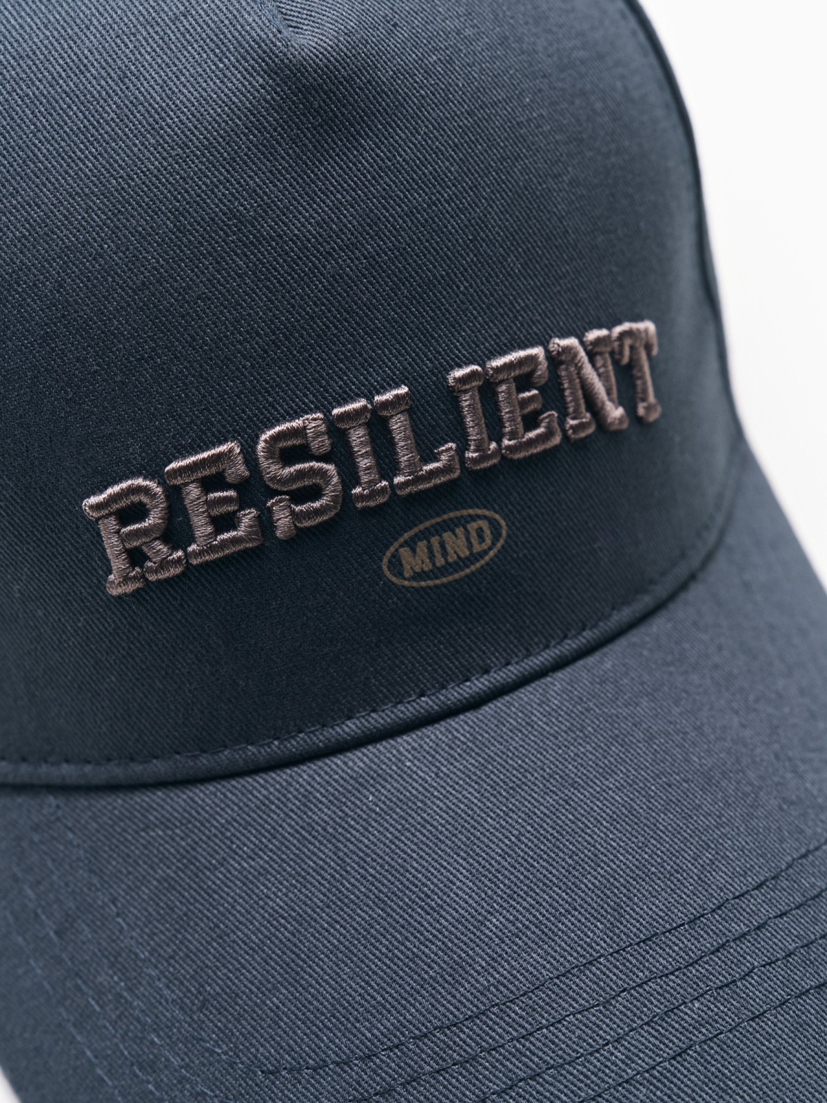 Бейсболка из хлопка с полукруглым козырьком