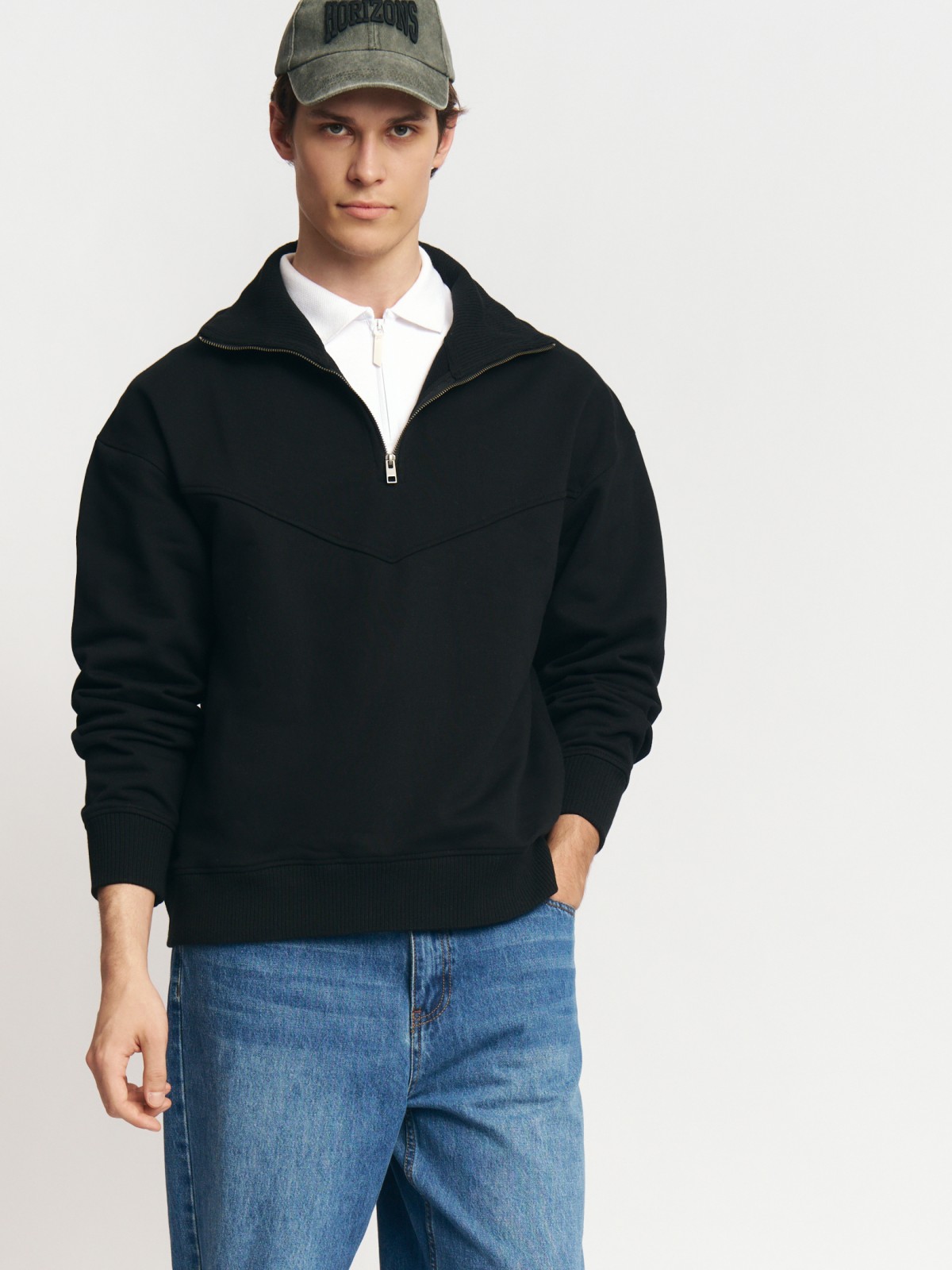 Однотонный оверсайз свитшот с воротником-стойкой