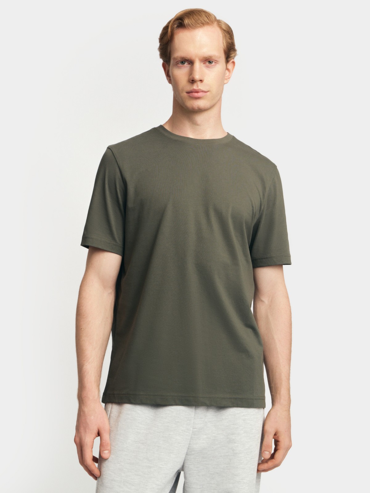 Однотонная футболка из хлопка