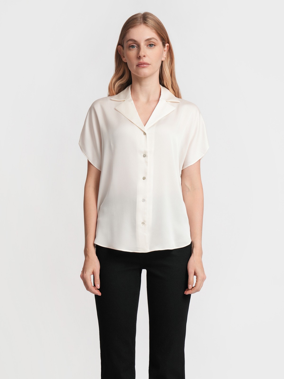 Блузка с короткими рукавами