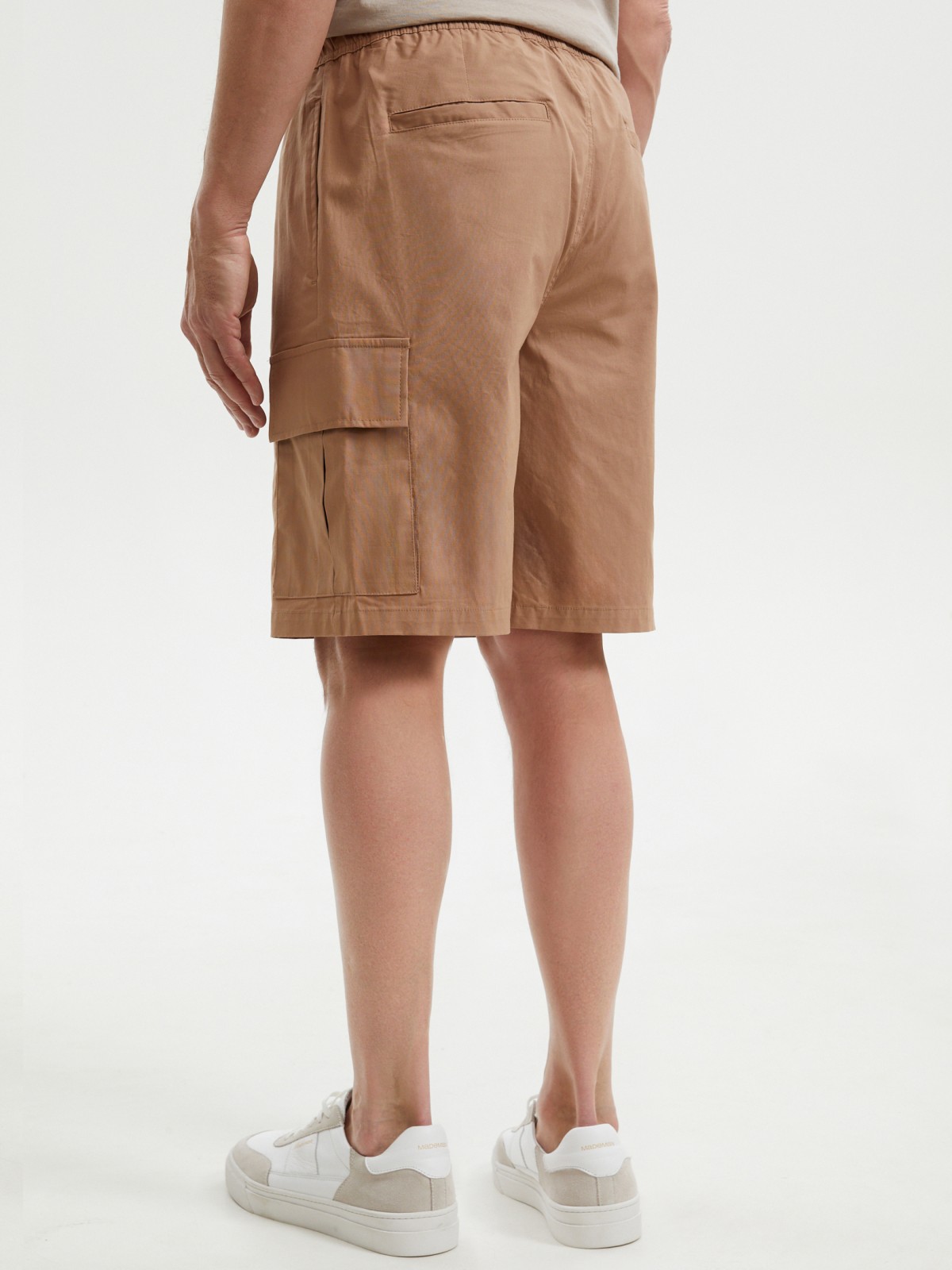 Шорты на резинке с карманами карго