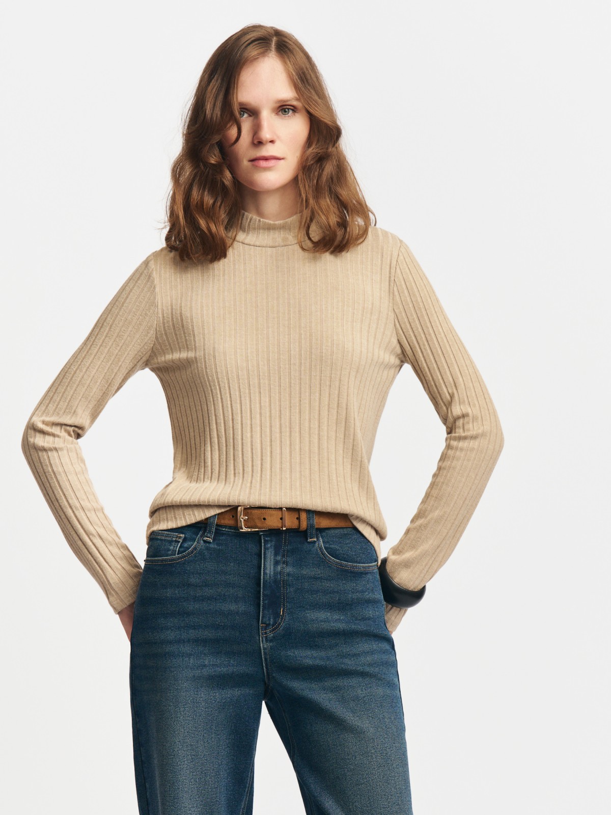 Трикотажный свитер-водолазка с горлом