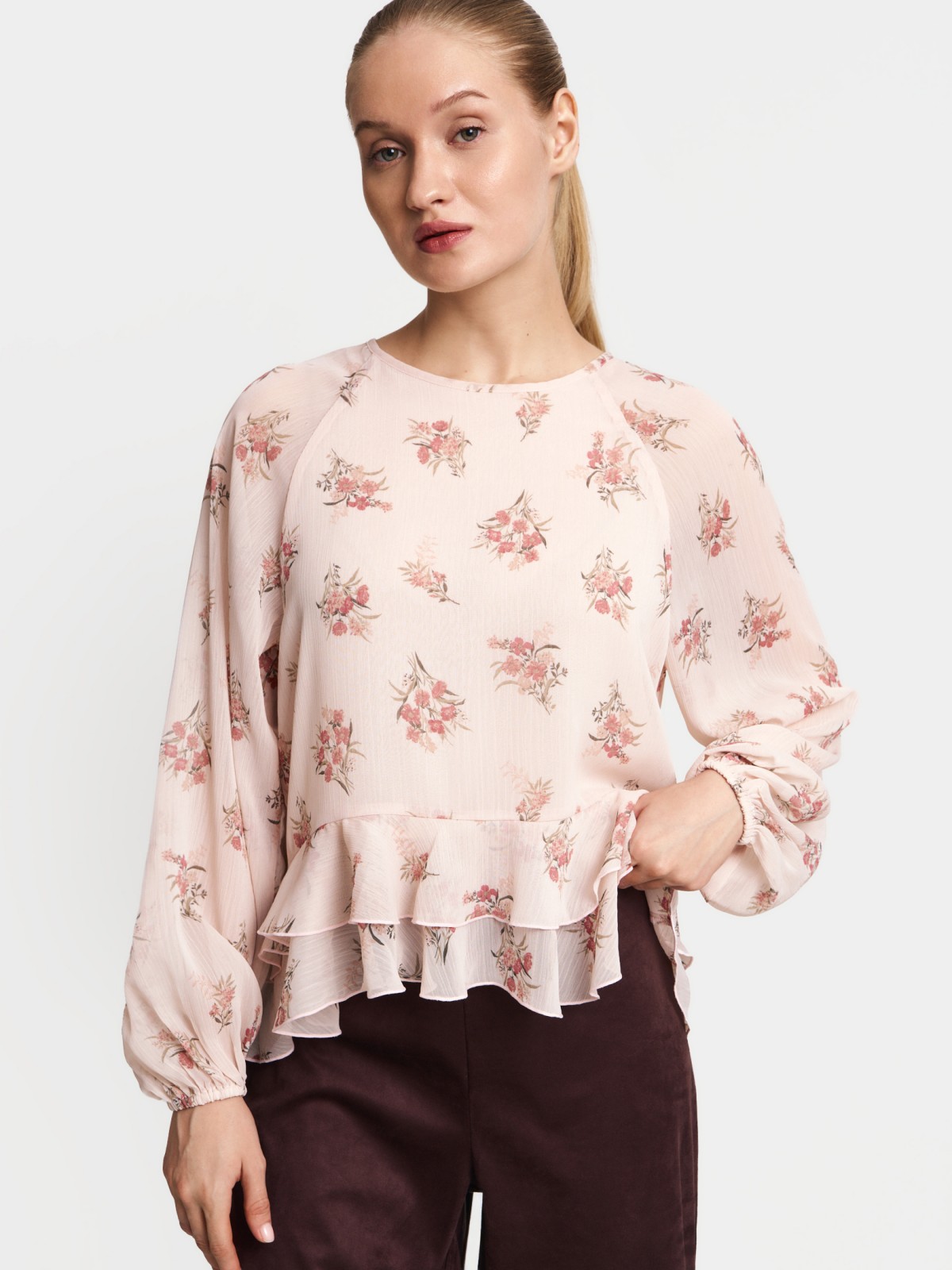 Шифоновая блузка с воланами