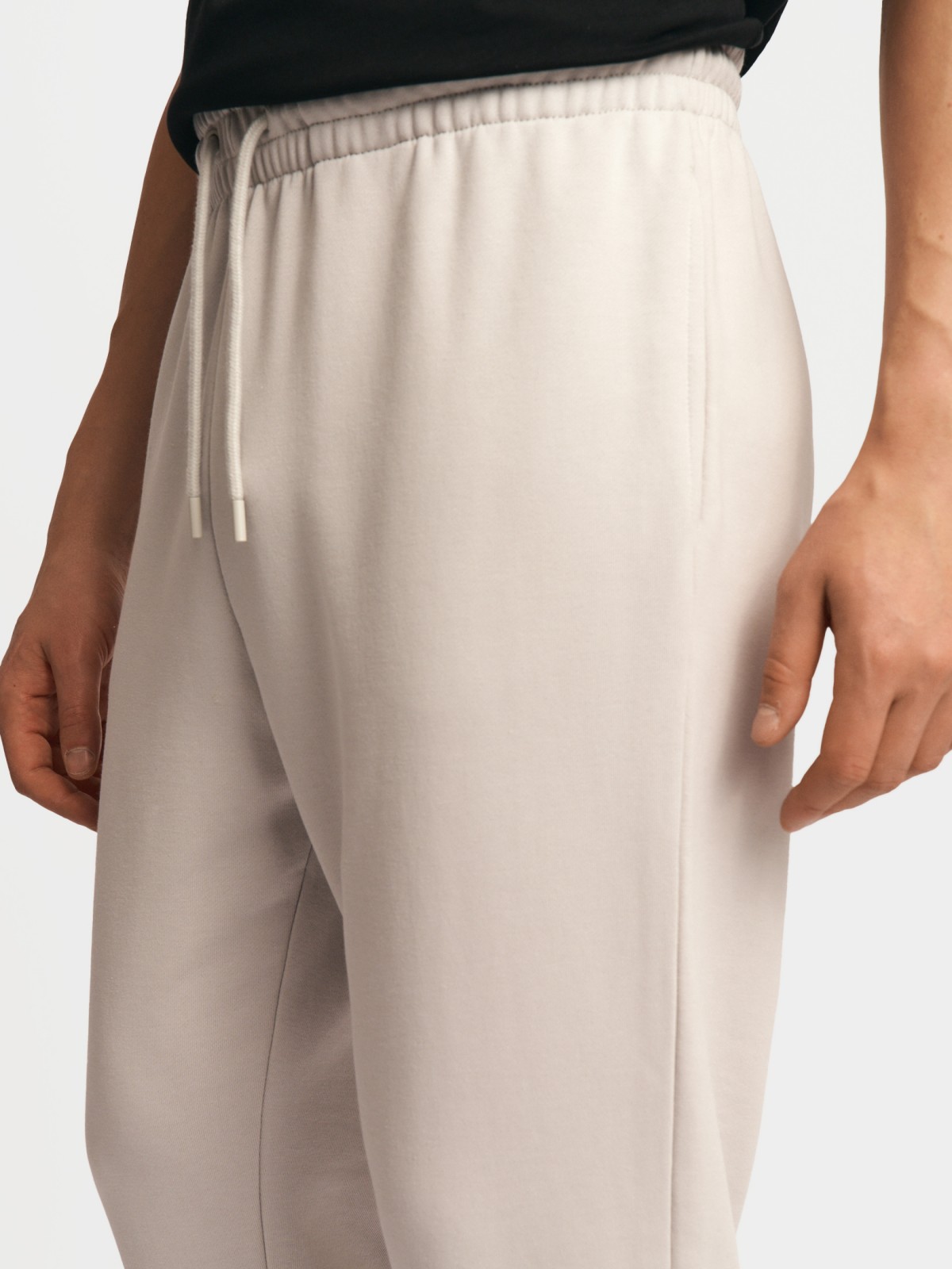 Брюки-джоггеры трикотажные